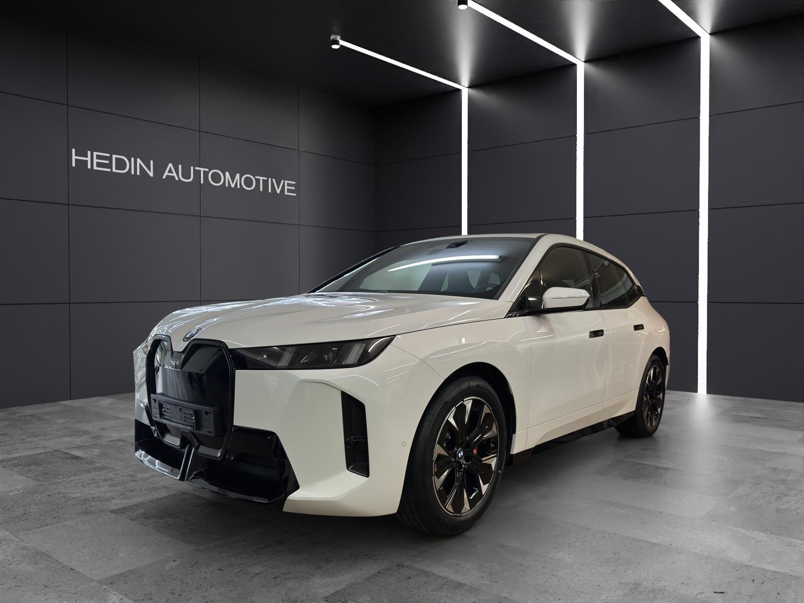 BMW iX xDrive45-image-0