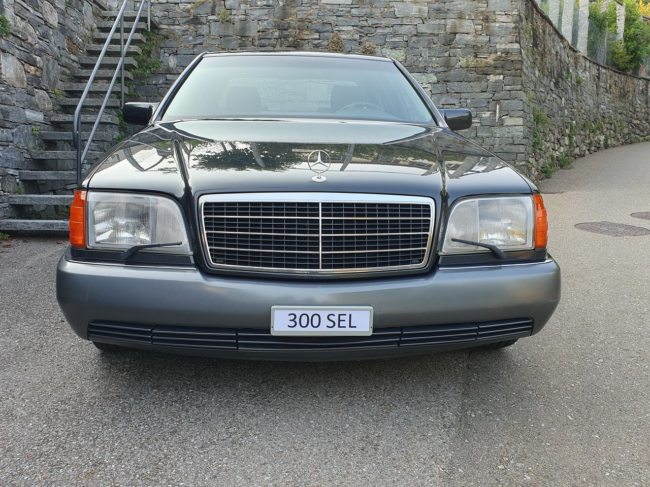 MERCEDES-BENZ 300 SEL