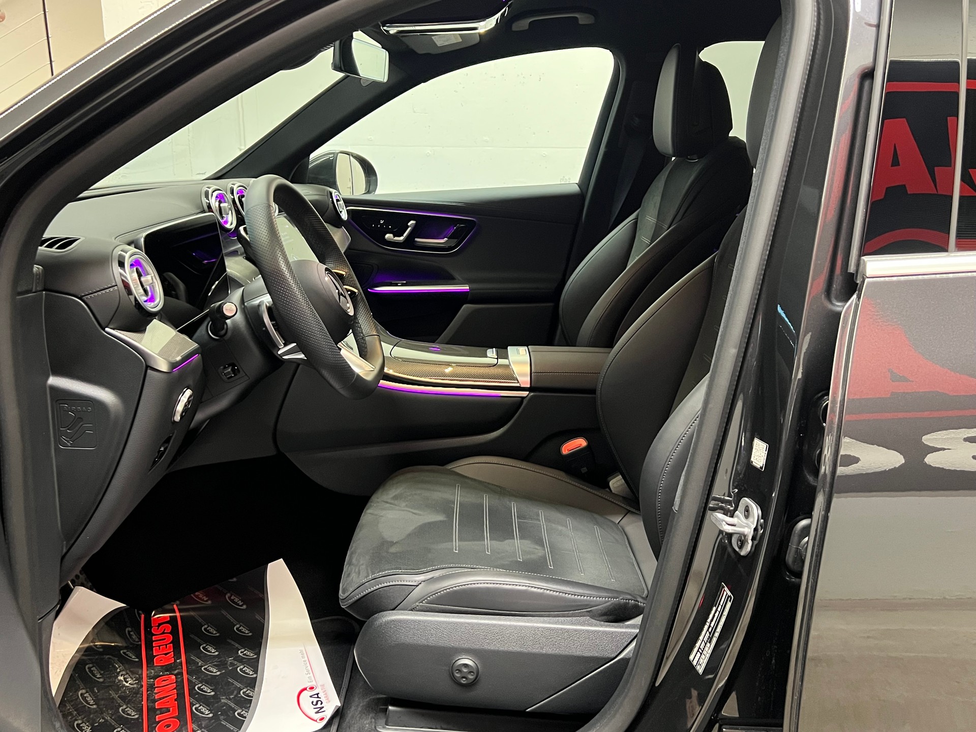 MERCEDES-BENZ GLC 300 d 4Matic 9G-Tronic-image-12
