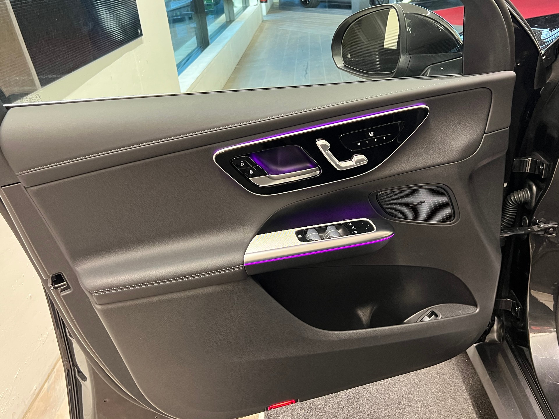 MERCEDES-BENZ GLC 300 d 4Matic 9G-Tronic-image-10