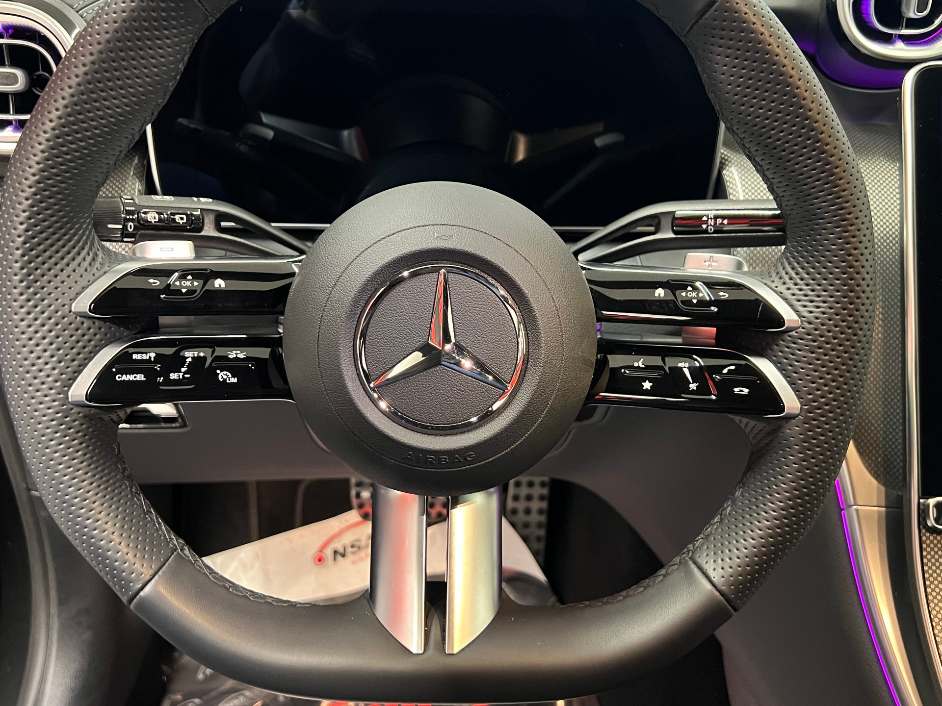 MERCEDES-BENZ GLC 300 d 4Matic 9G-Tronic-image-24