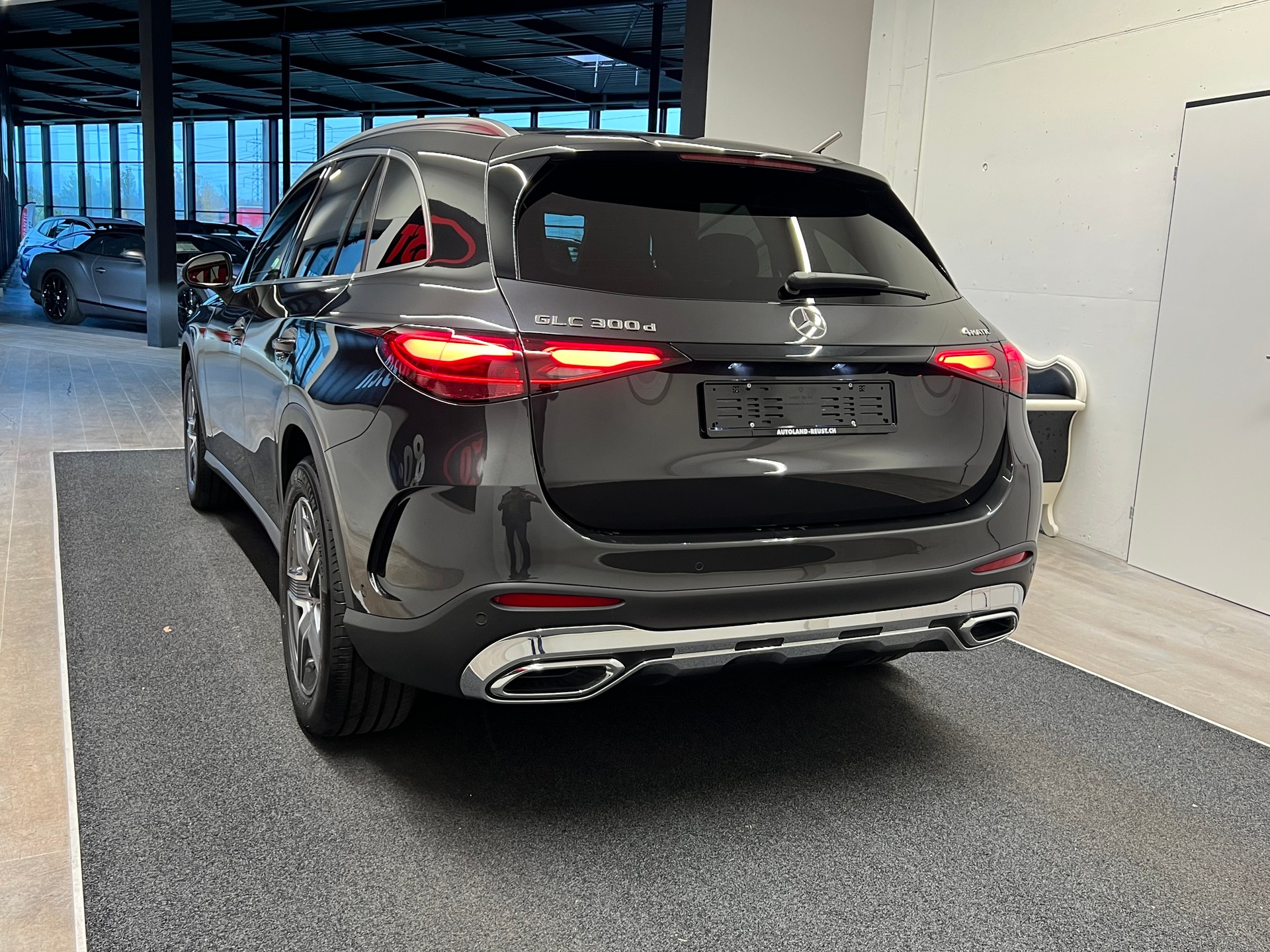 MERCEDES-BENZ GLC 300 d 4Matic 9G-Tronic-image-7