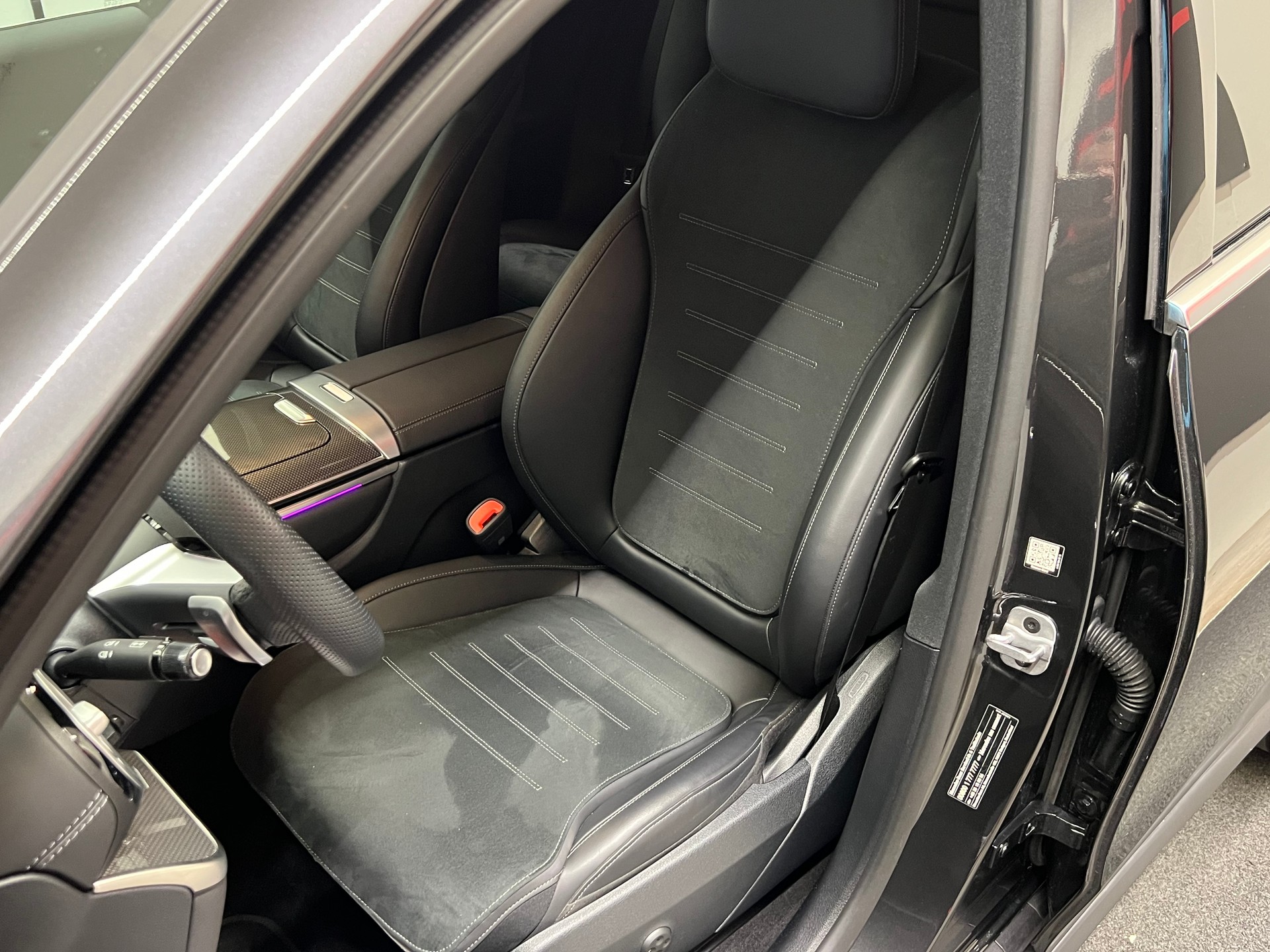 MERCEDES-BENZ GLC 300 d 4Matic 9G-Tronic-image-13