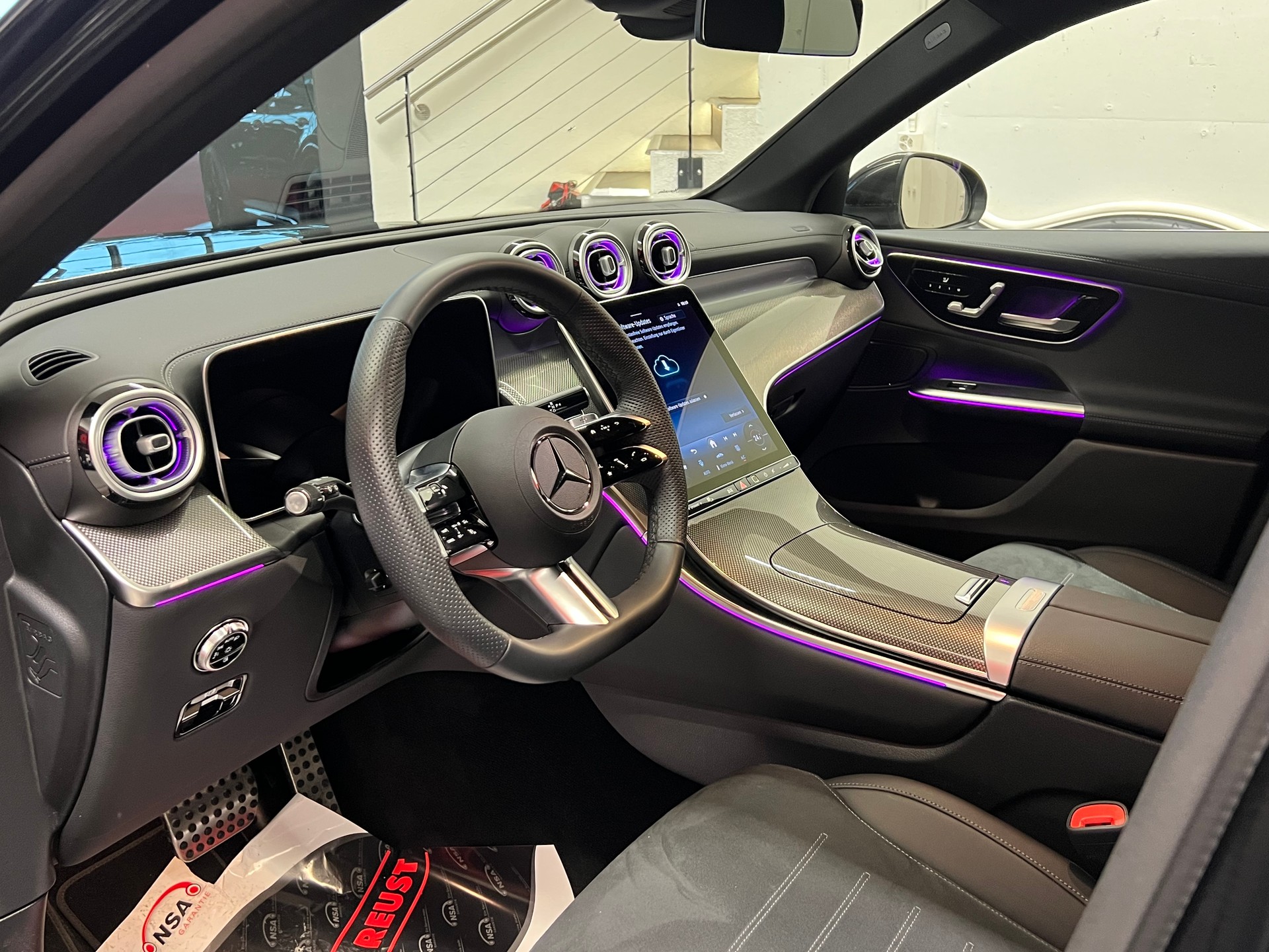 MERCEDES-BENZ GLC 300 d 4Matic 9G-Tronic-image-9