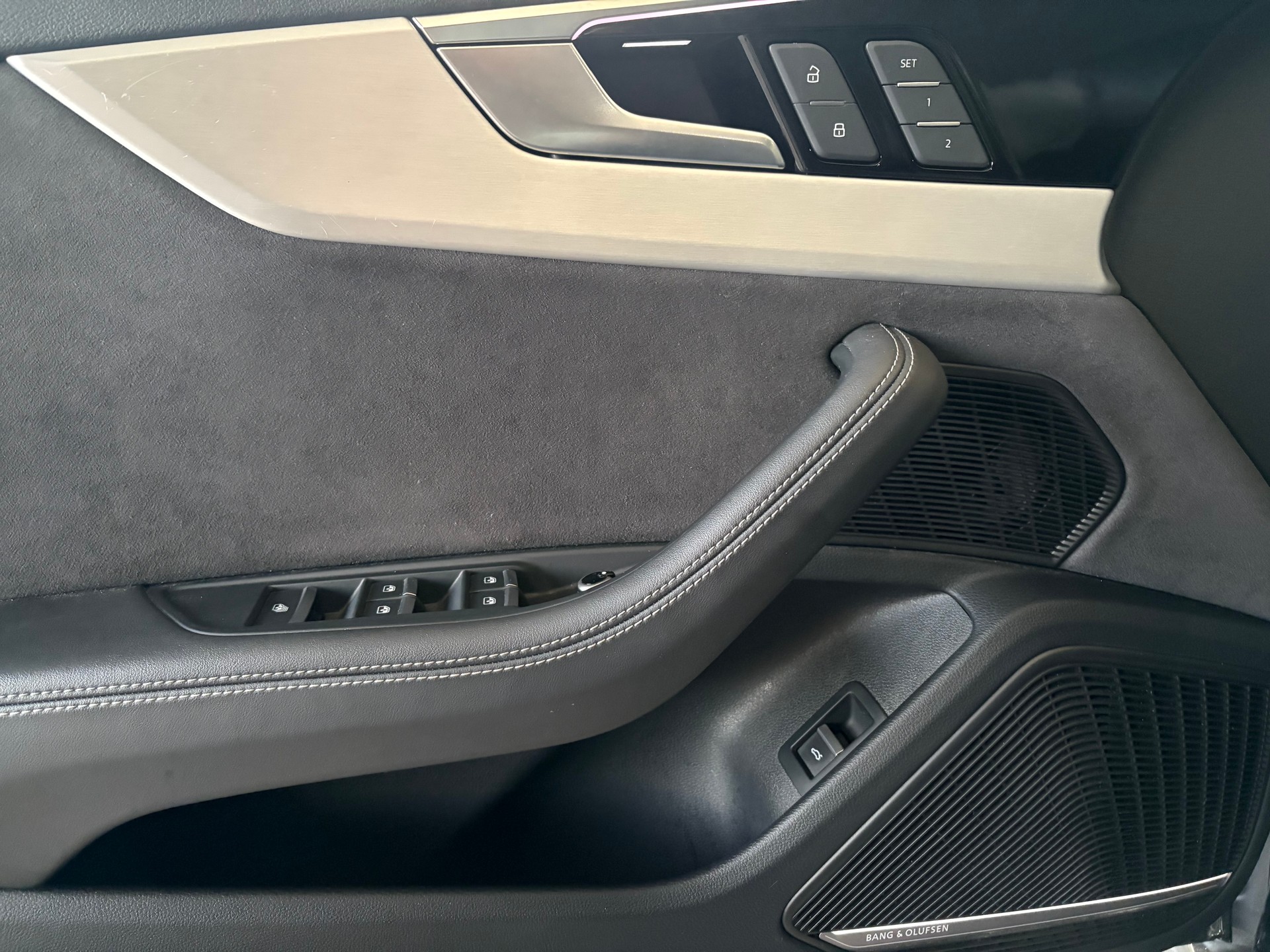AUDI A5 Cabriolet 40 TFSI S-Line Attraction S-tronic quattro-image-8