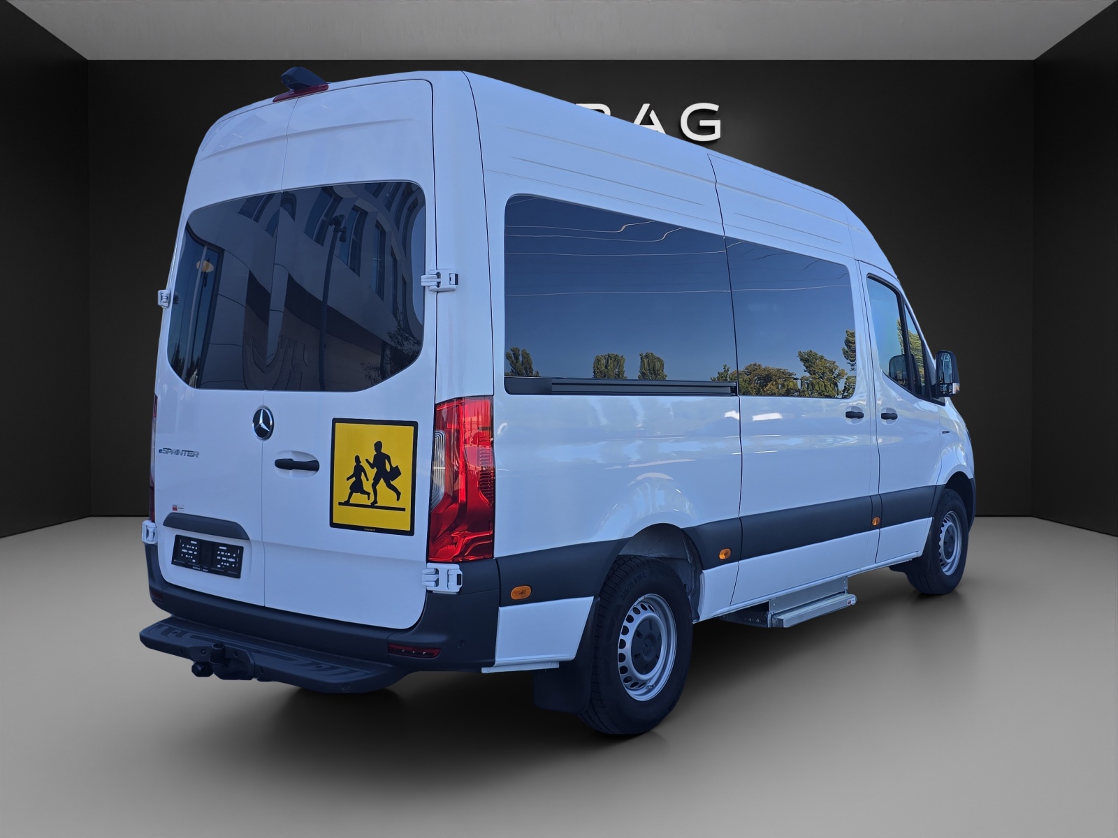 MERCEDES-BENZ eSprinter 420 PRO KA 3665mm S WORKER SCHULBUS-image-1