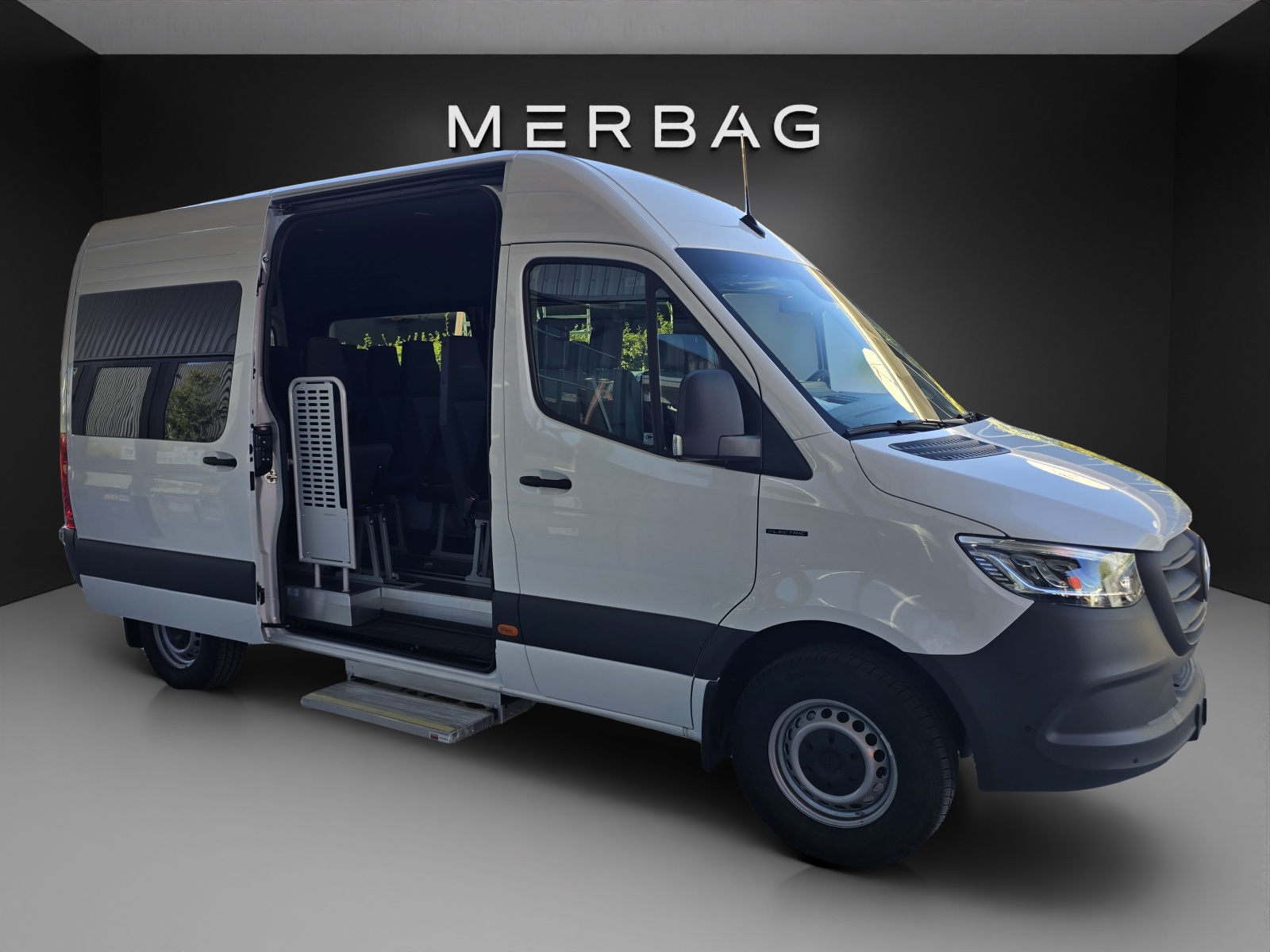 MERCEDES-BENZ eSprinter 420 PRO KA 3665mm S WORKER SCHULBUS-image-2