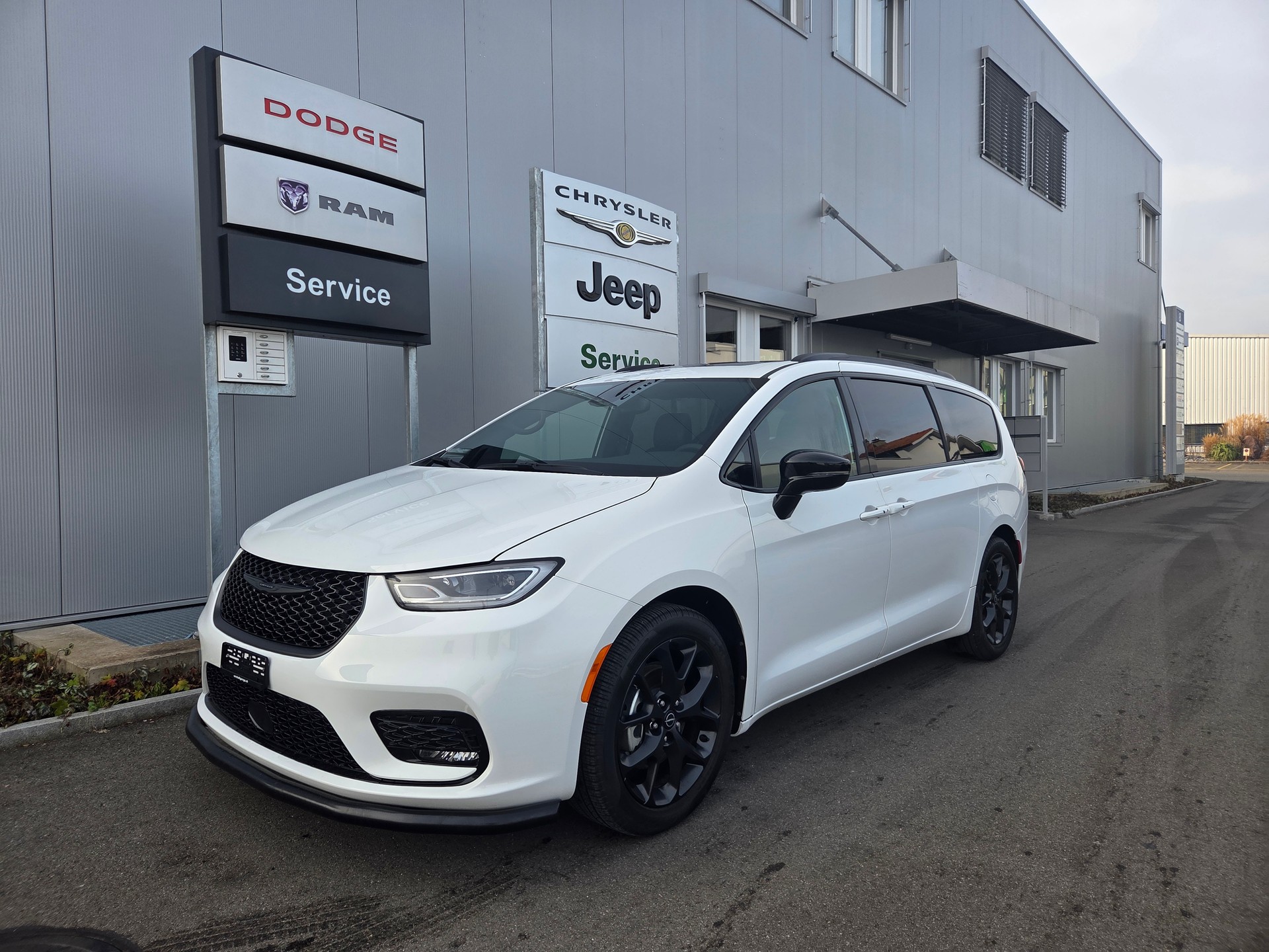CHRYSLER Pacifica 3.6 V6 Limited S 290PS / 7-Plätzer-showroom-element-1