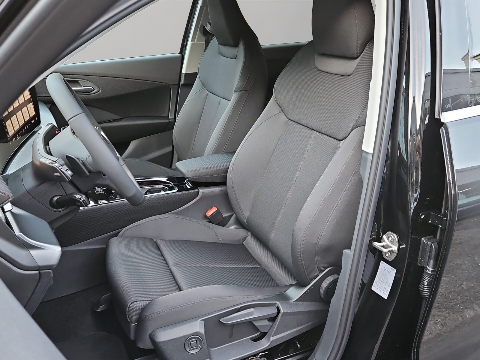AUDI Q3 SUV 110 kW TFSI S tronic-image-7