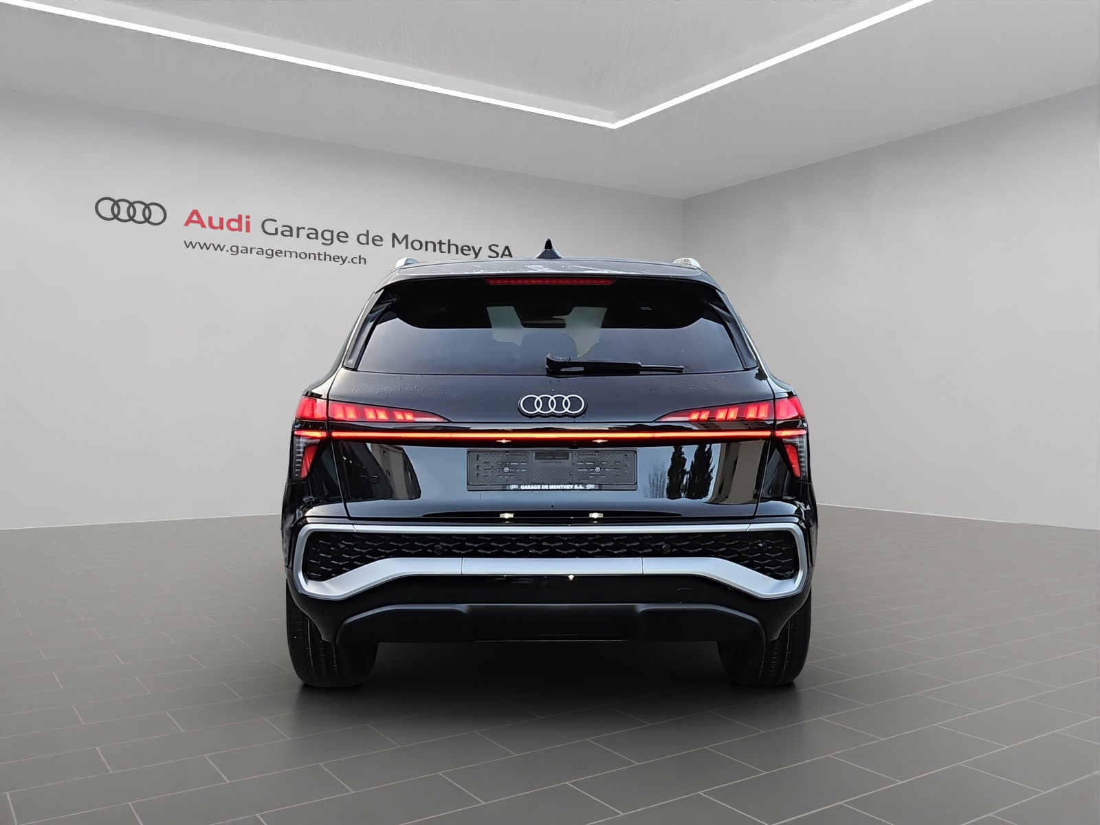 AUDI Q3 SUV 110 kW TFSI S tronic-image-4