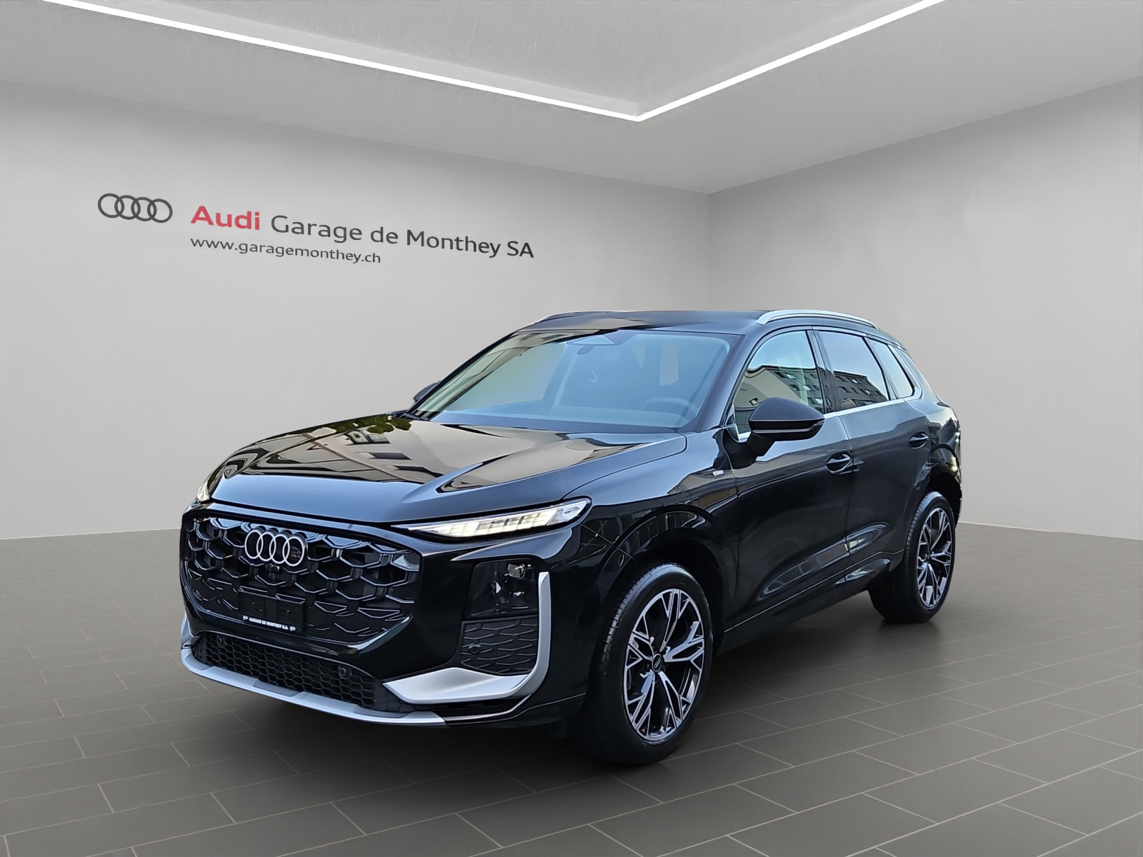 AUDI Q3 SUV 110 kW TFSI S tronic-image-0