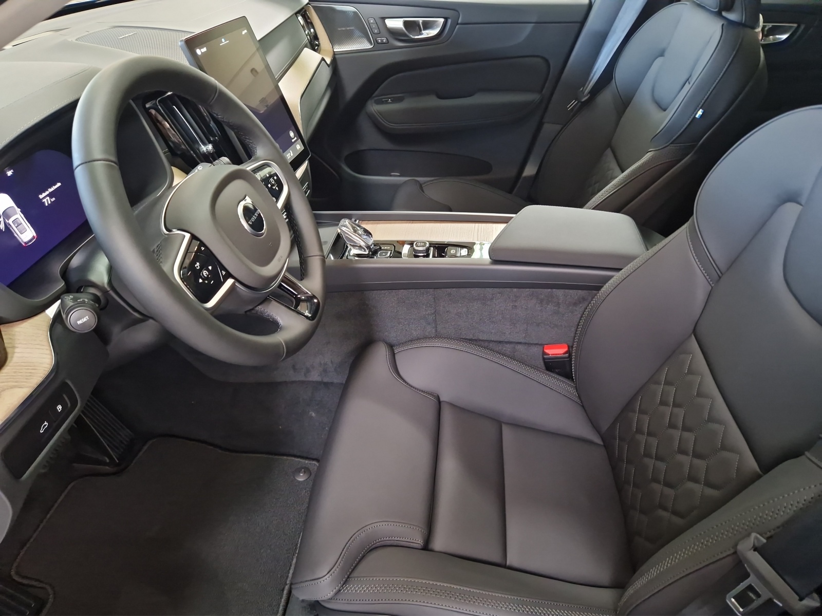 VOLVO XC60 2.0 T6 TE Ultra Bright eAWD-image-5