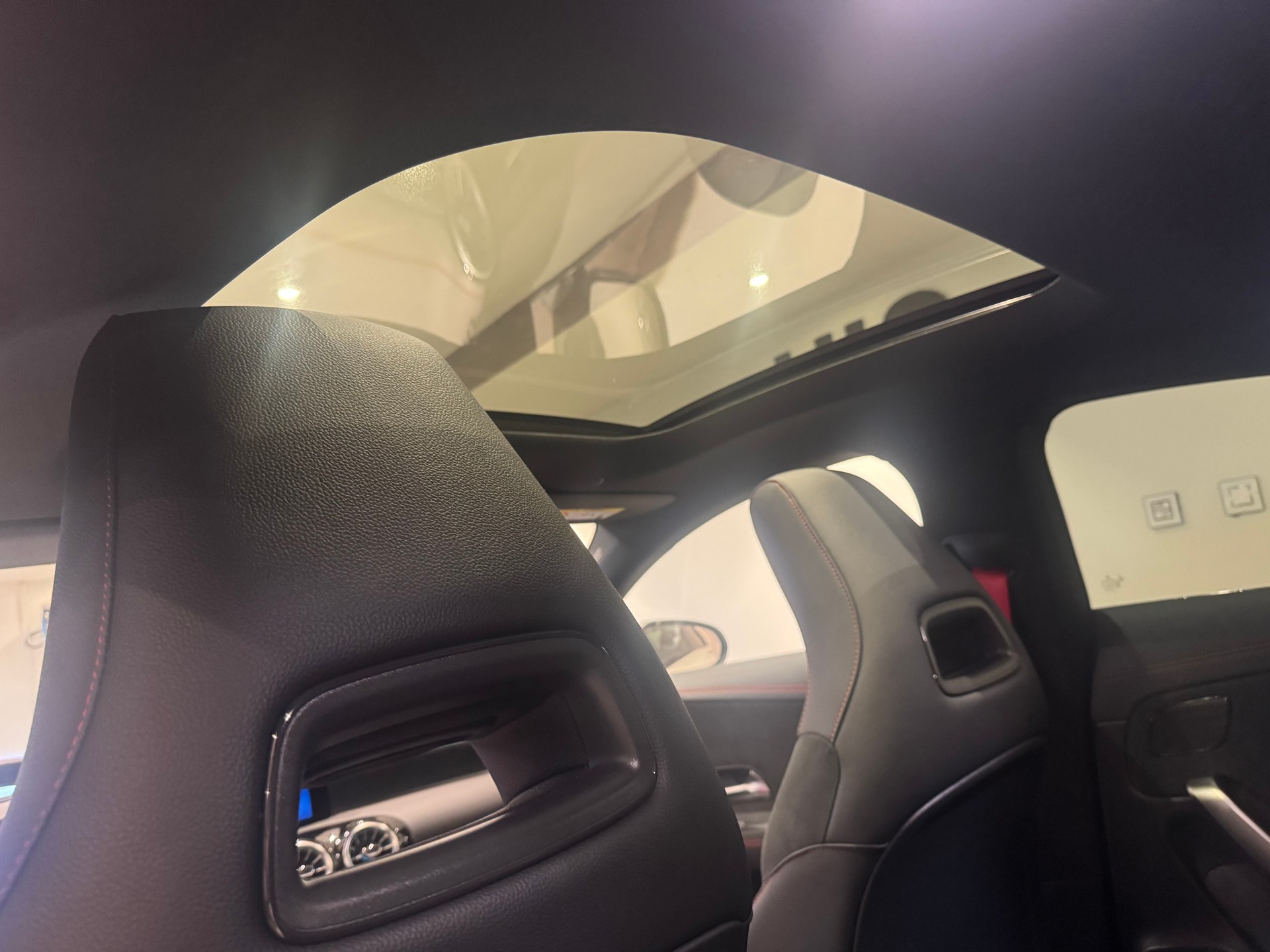 MERCEDES-BENZ CLA 35 AMG 4matic-image-9