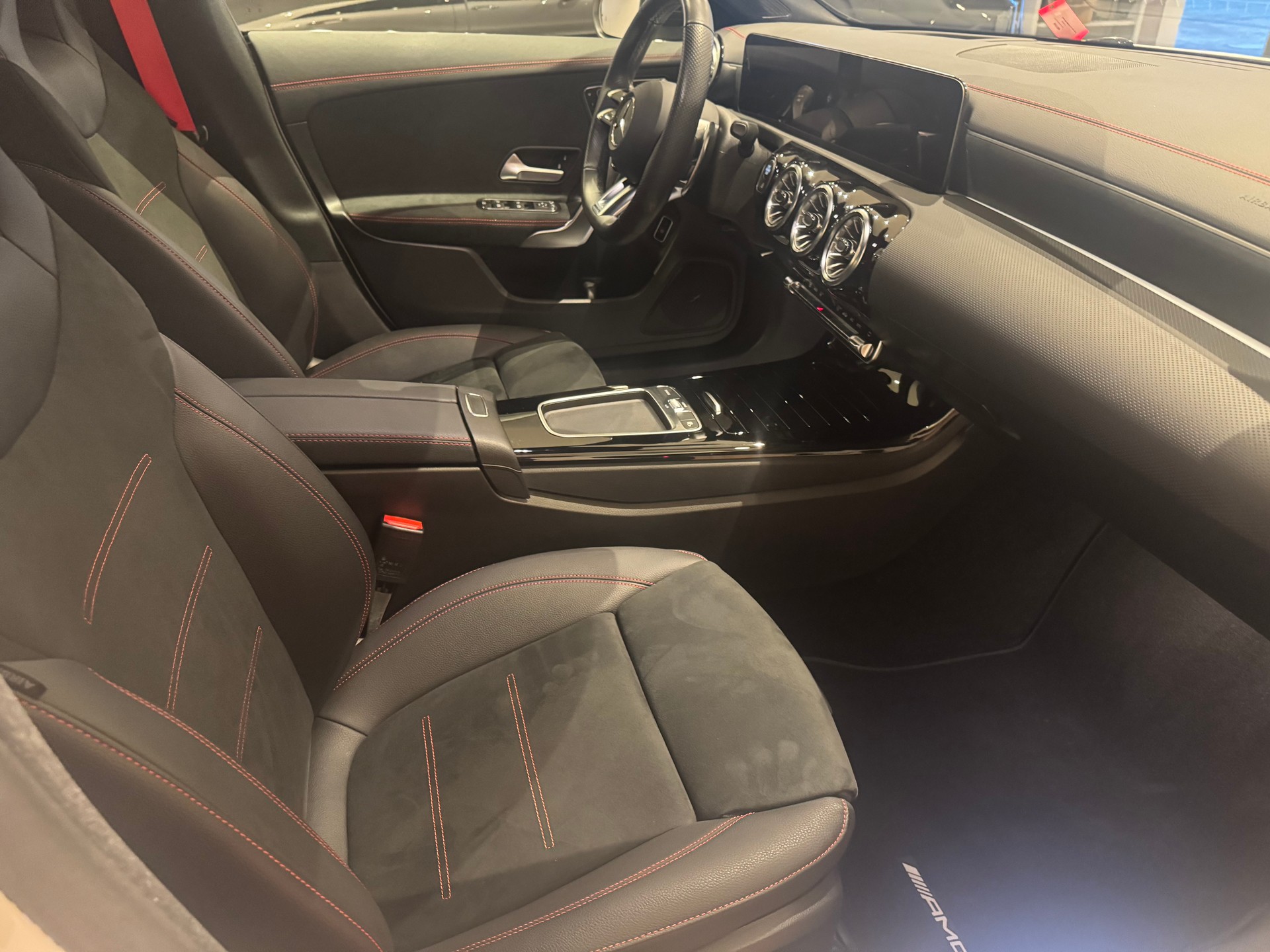 MERCEDES-BENZ CLA 35 AMG 4matic-image-5