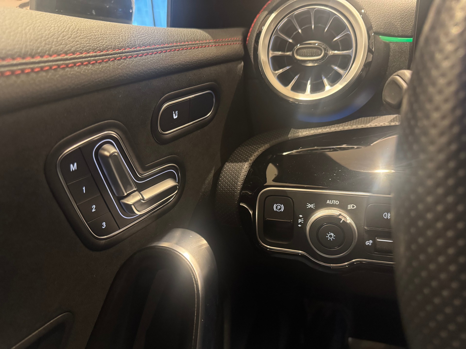 MERCEDES-BENZ CLA 35 AMG 4matic-image-11