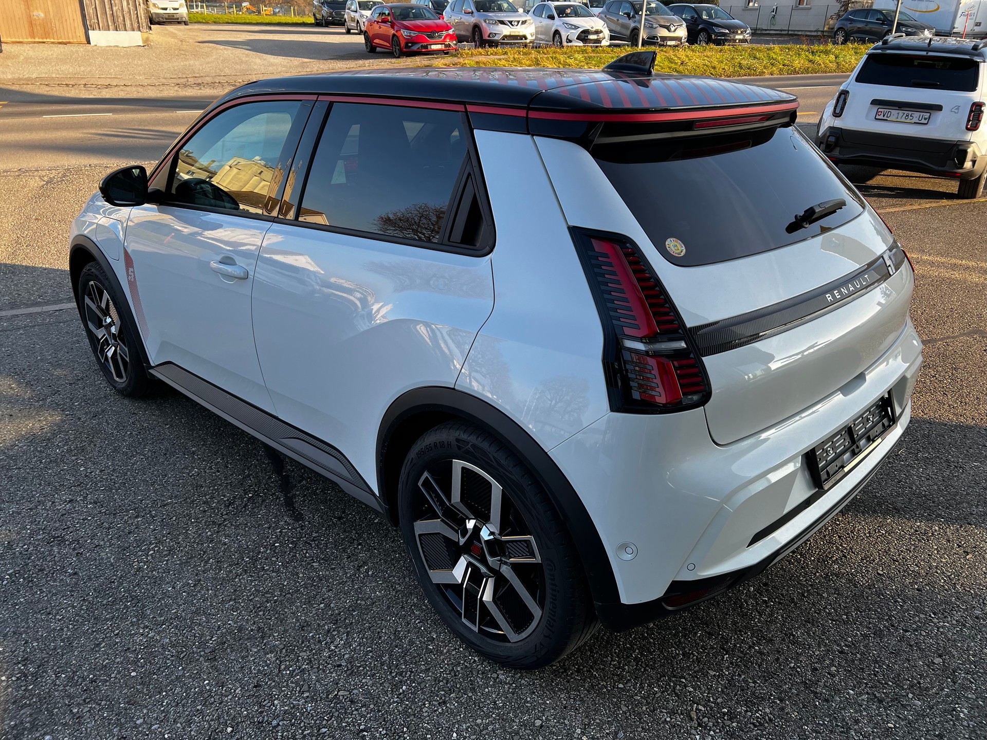 RENAULT R5 E-TECH ELECTRIC iconic five-image-4