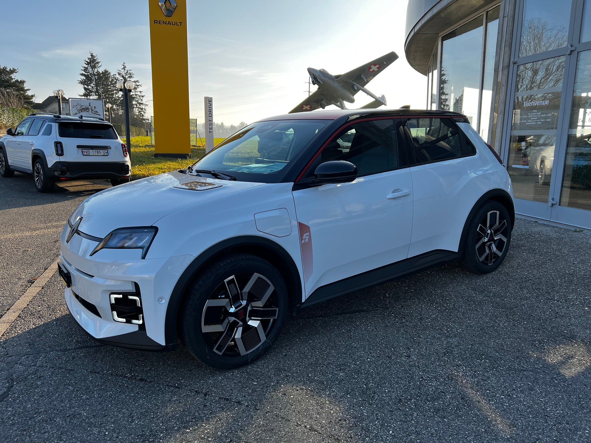 RENAULT R5 E-TECH ELECTRIC iconic five-image-0