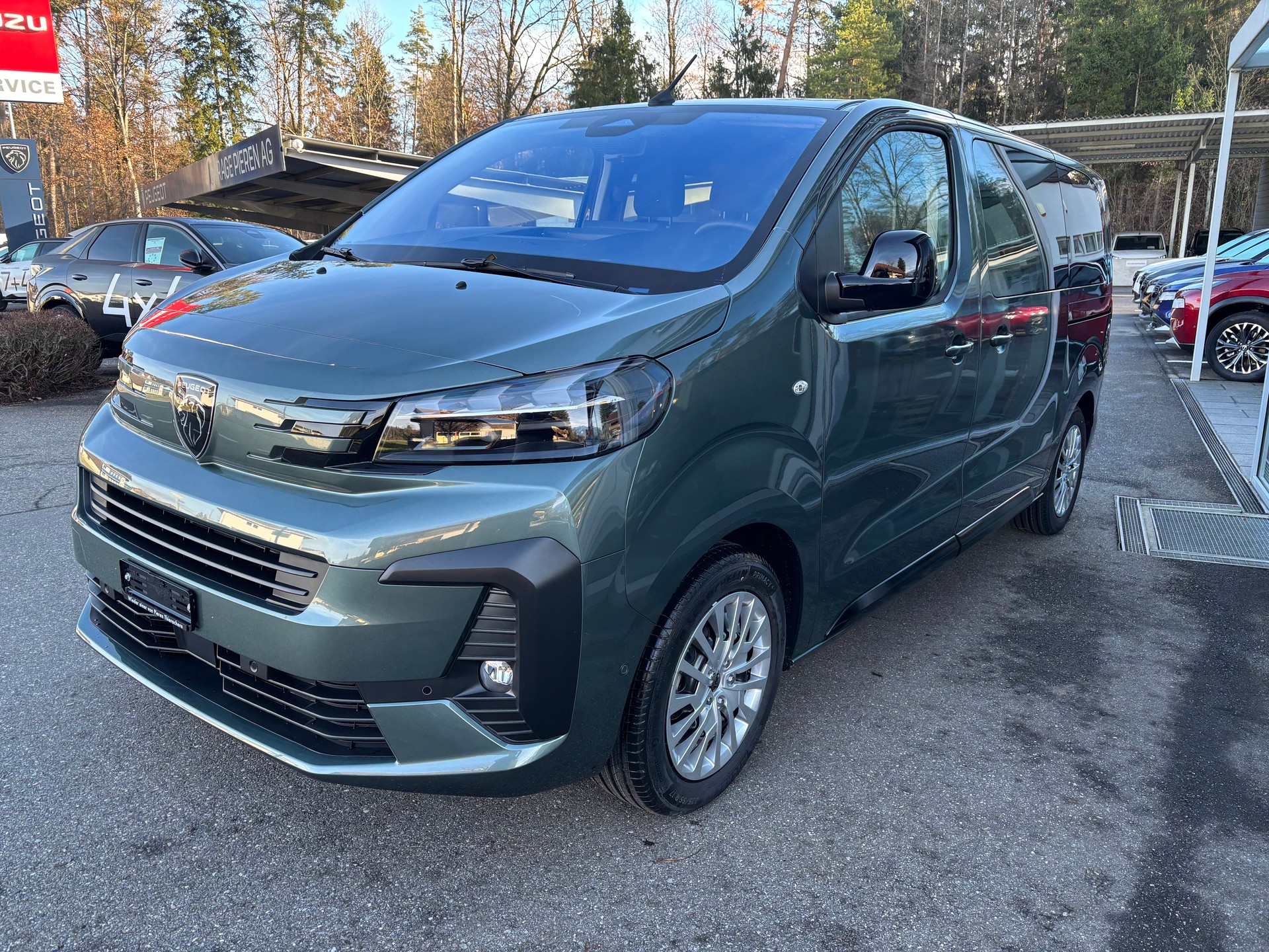 PEUGEOT Traveller Business Standard EAT8-image-1