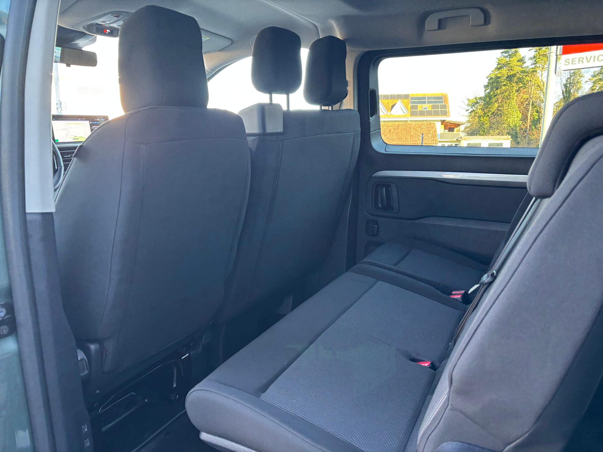 PEUGEOT Traveller Business Standard EAT8-image-8
