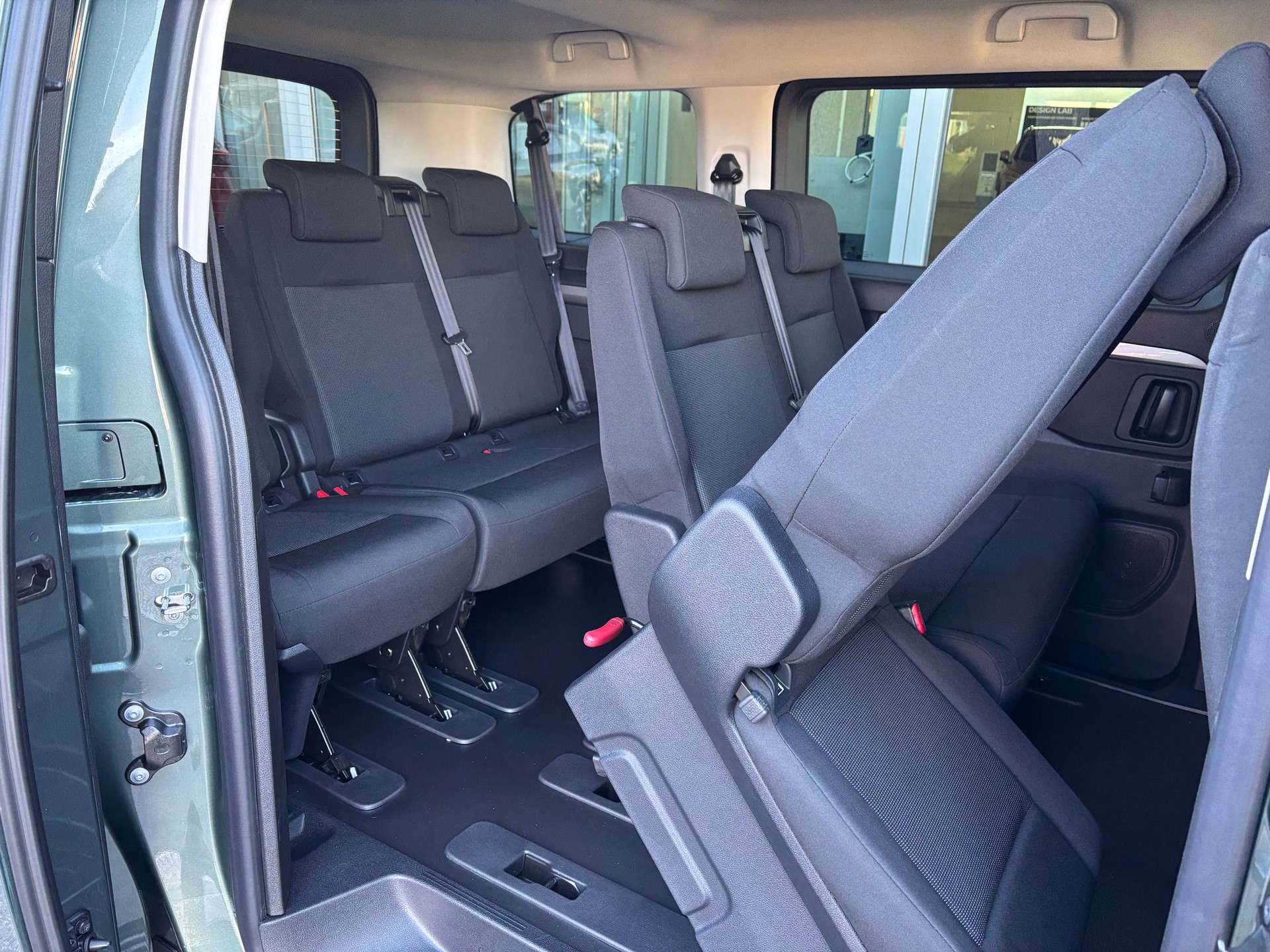PEUGEOT Traveller Business Standard EAT8-image-7