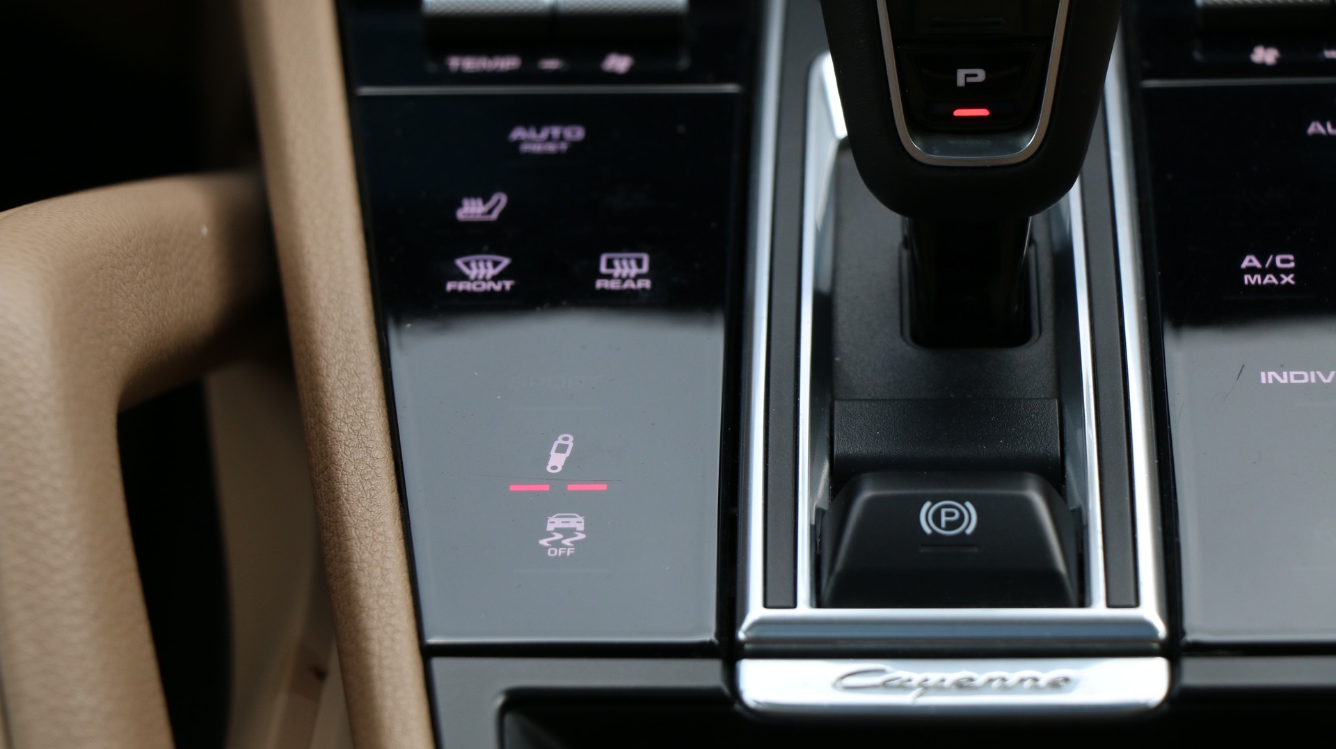 PORSCHE Cayenne Coupé E-Hybrid-image-18