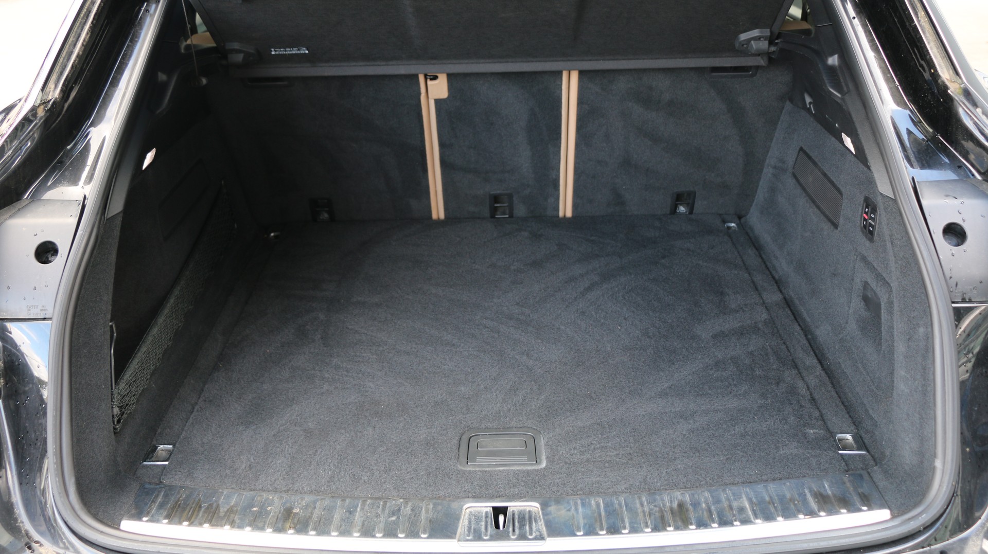 PORSCHE Cayenne Coupé E-Hybrid-image-13
