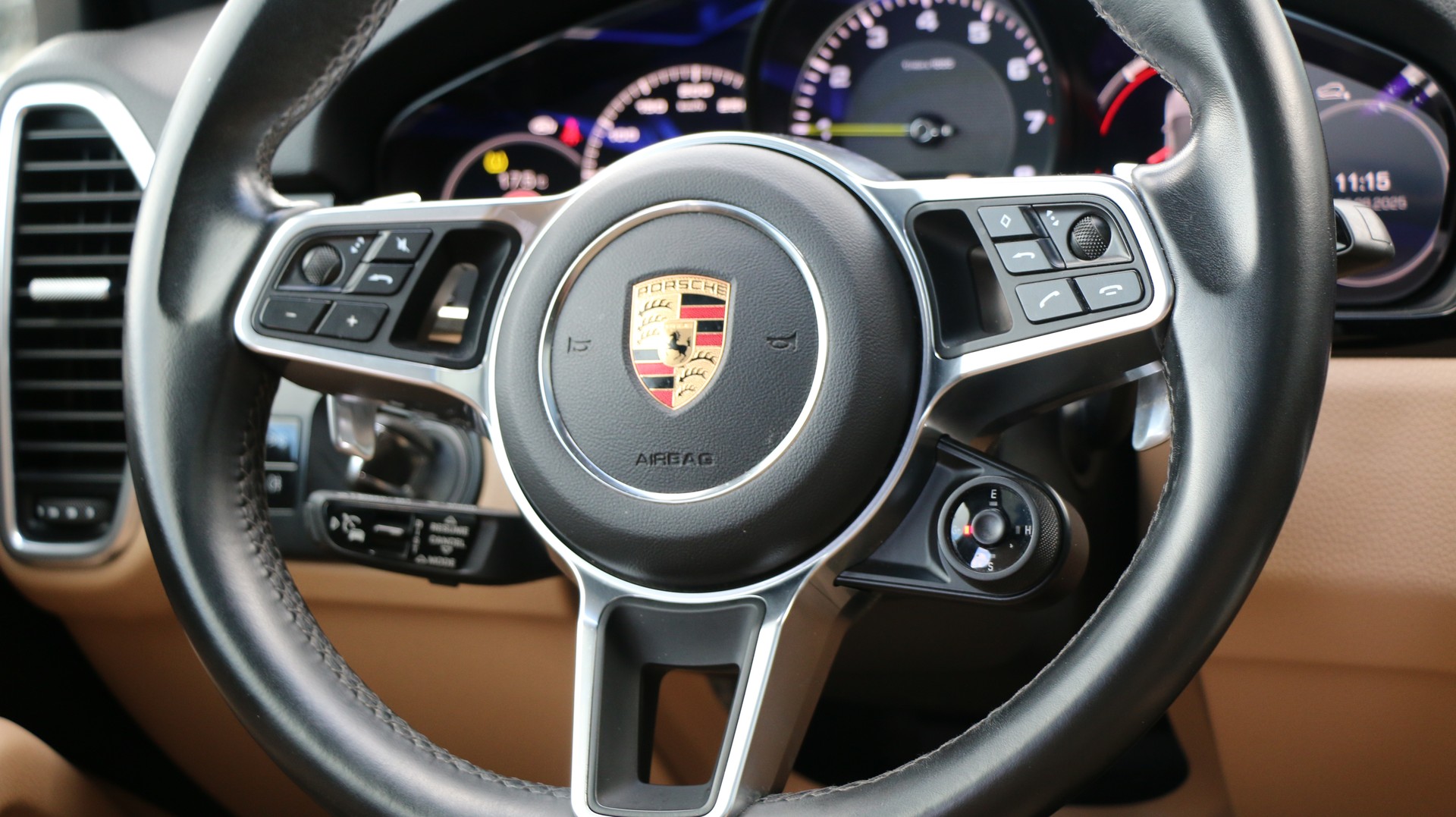 PORSCHE Cayenne Coupé E-Hybrid-image-20