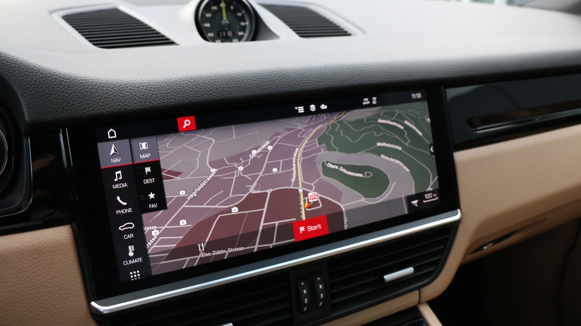 PORSCHE Cayenne Coupé E-Hybrid-image-9