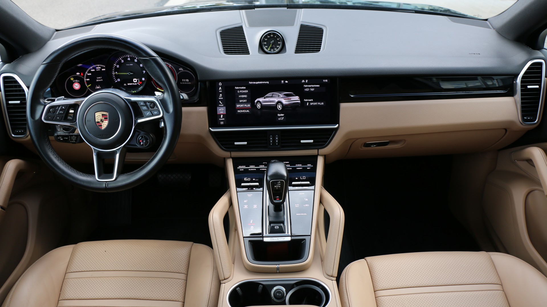PORSCHE Cayenne Coupé E-Hybrid-image-21