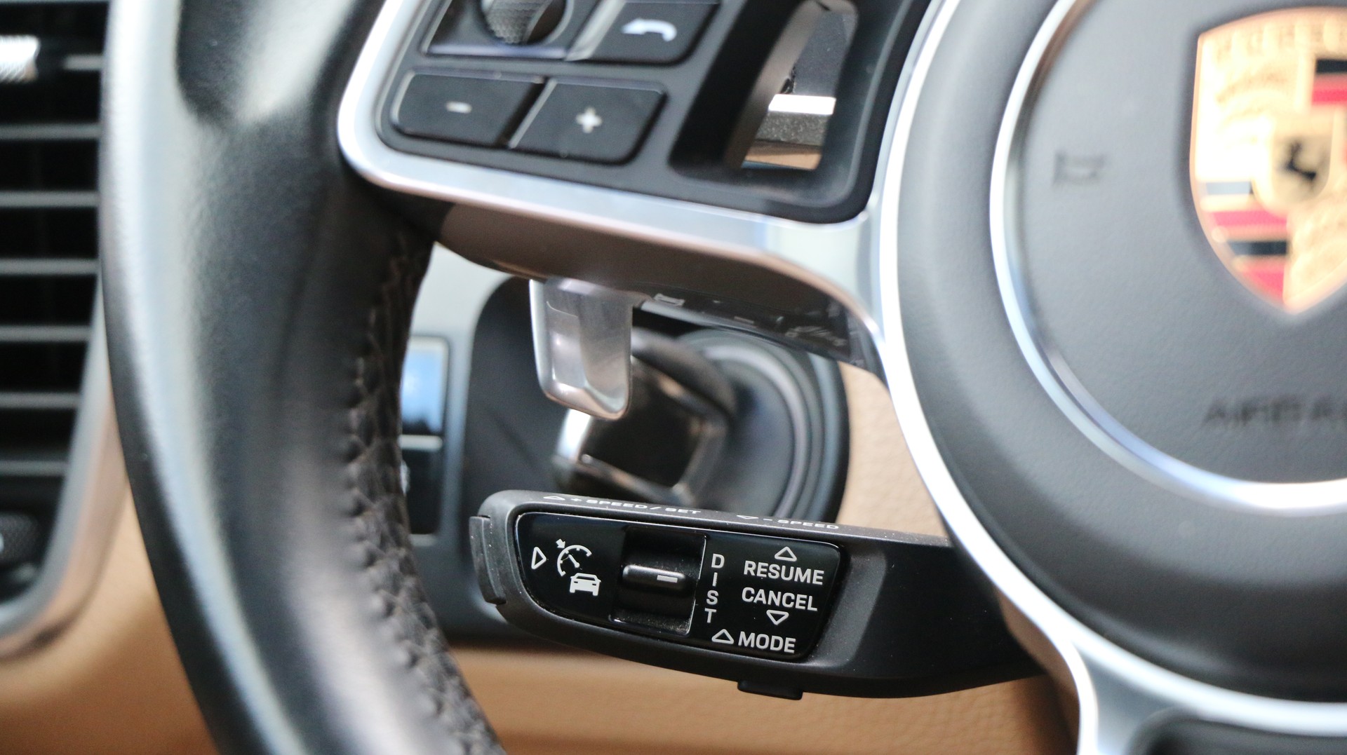 PORSCHE Cayenne Coupé E-Hybrid-image-19