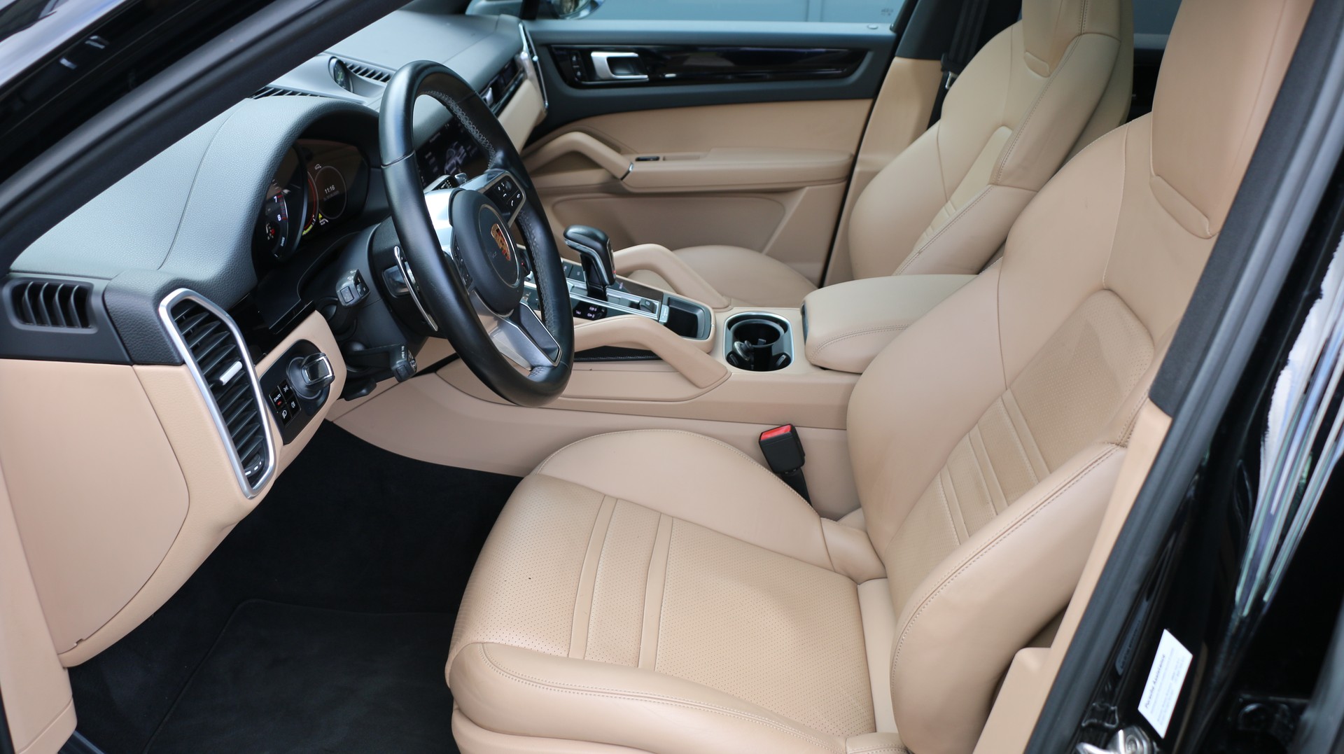 PORSCHE Cayenne Coupé E-Hybrid-image-15