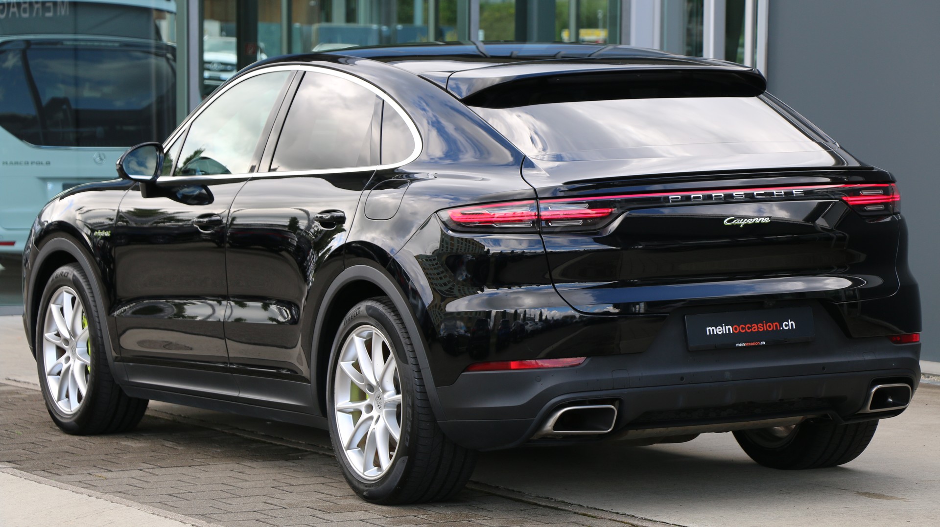 PORSCHE Cayenne Coupé E-Hybrid-image-3
