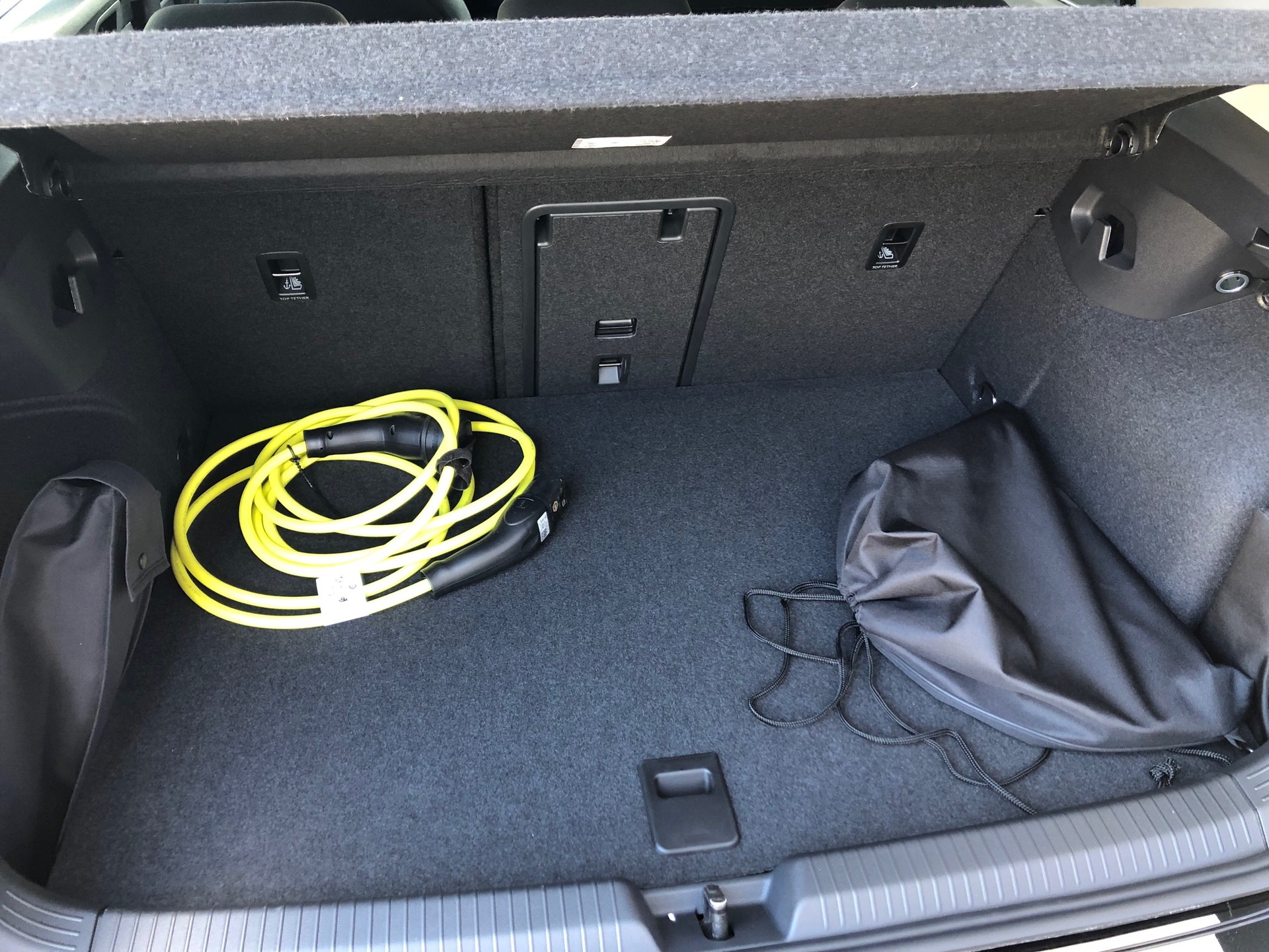 VW Golf 1.4 TSI PHEV Selection-image-18