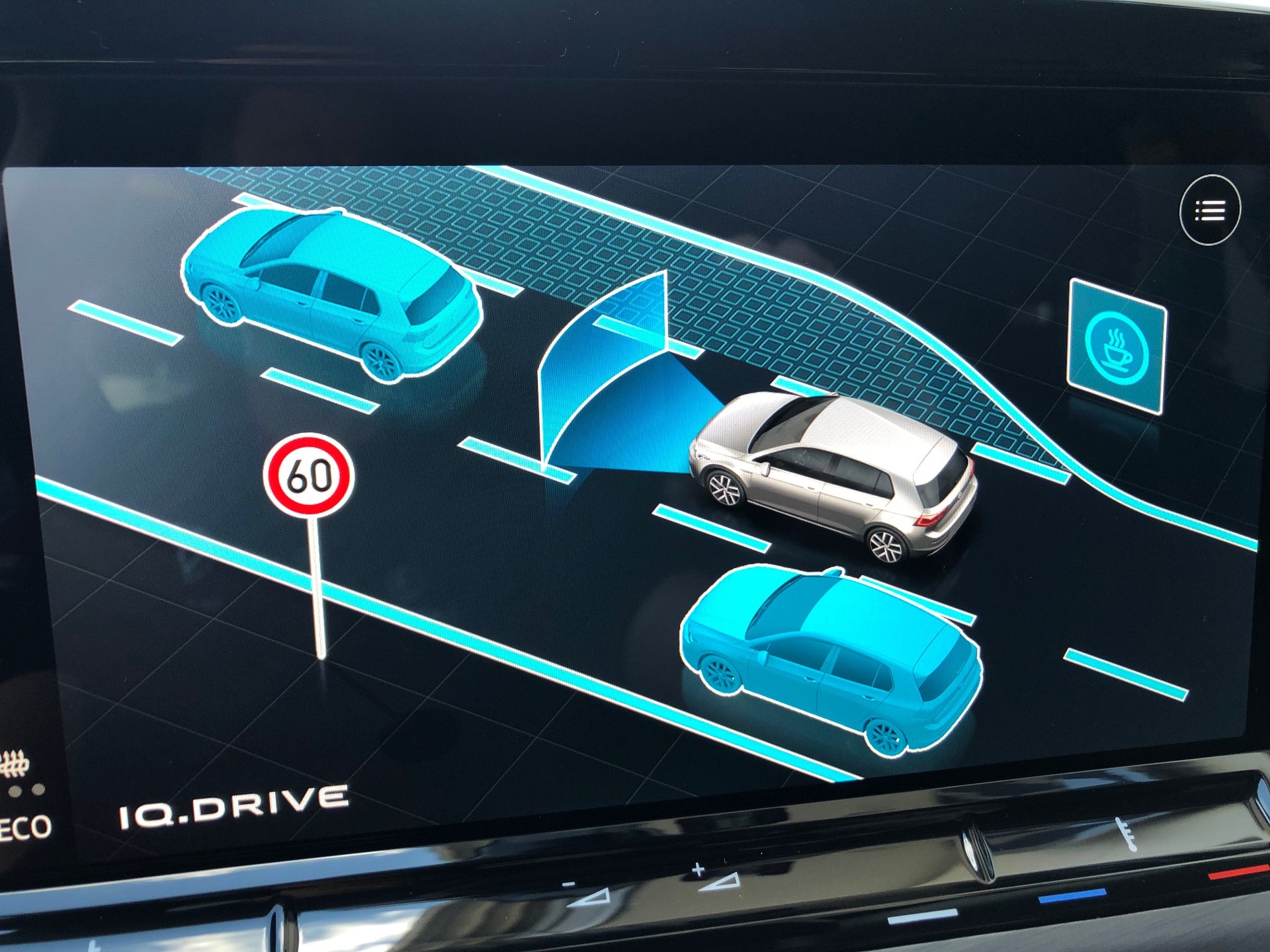 VW Golf 1.4 TSI PHEV Selection-image-12