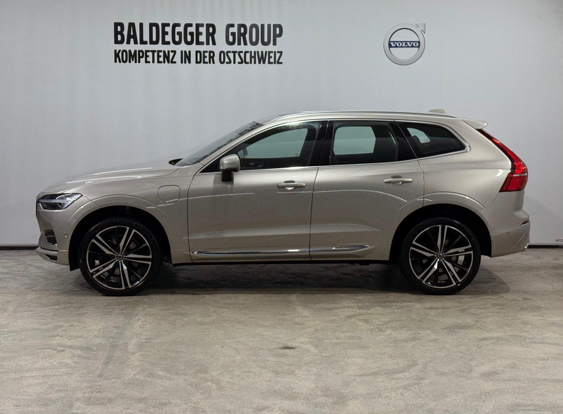 VOLVO XC60 2.0 T8 TE Inscription eAW-image-1