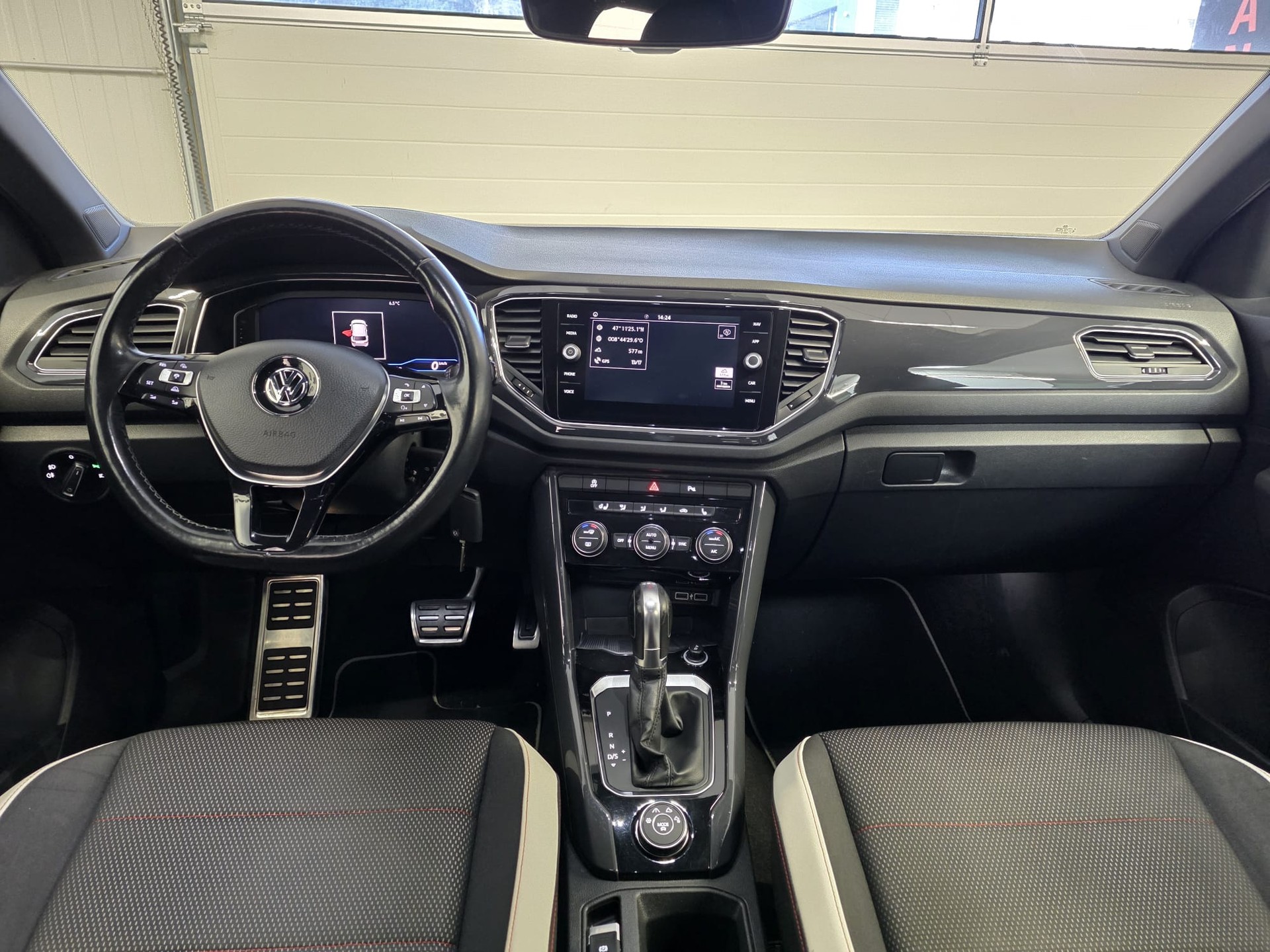 VW T-Roc 2.0 TDI SCR Sport DSG 4Motion-image-5