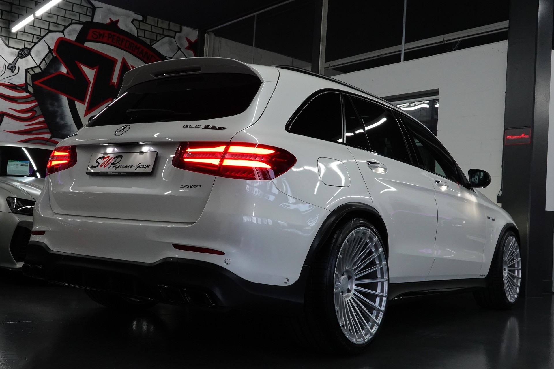 MERCEDES-BENZ GLC 63 S AMG 4MATIC+ 9G-TRONIC 22"ALUS. ON POINT-image-14