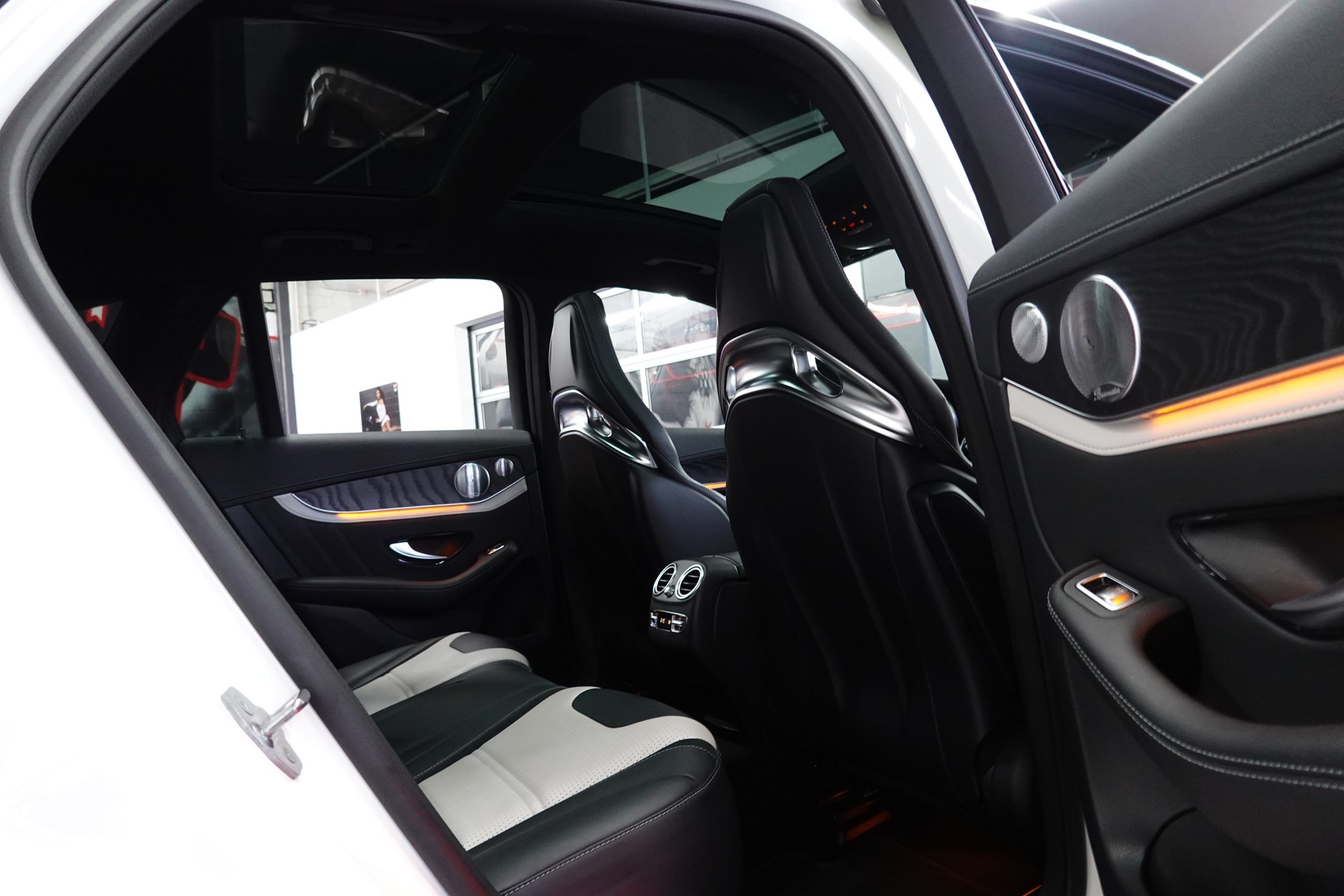 MERCEDES-BENZ GLC 63 S AMG 4MATIC+ 9G-TRONIC 22"ALUS. ON POINT-image-26