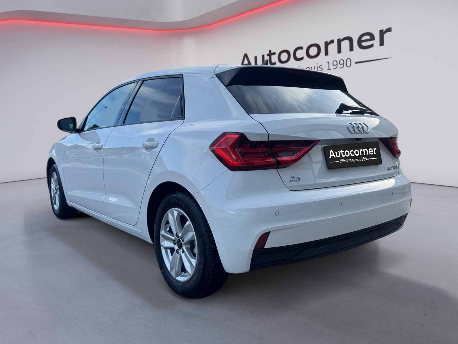 AUDI A1 Sportback 30 TFSI Attraction S-tronic-image-2