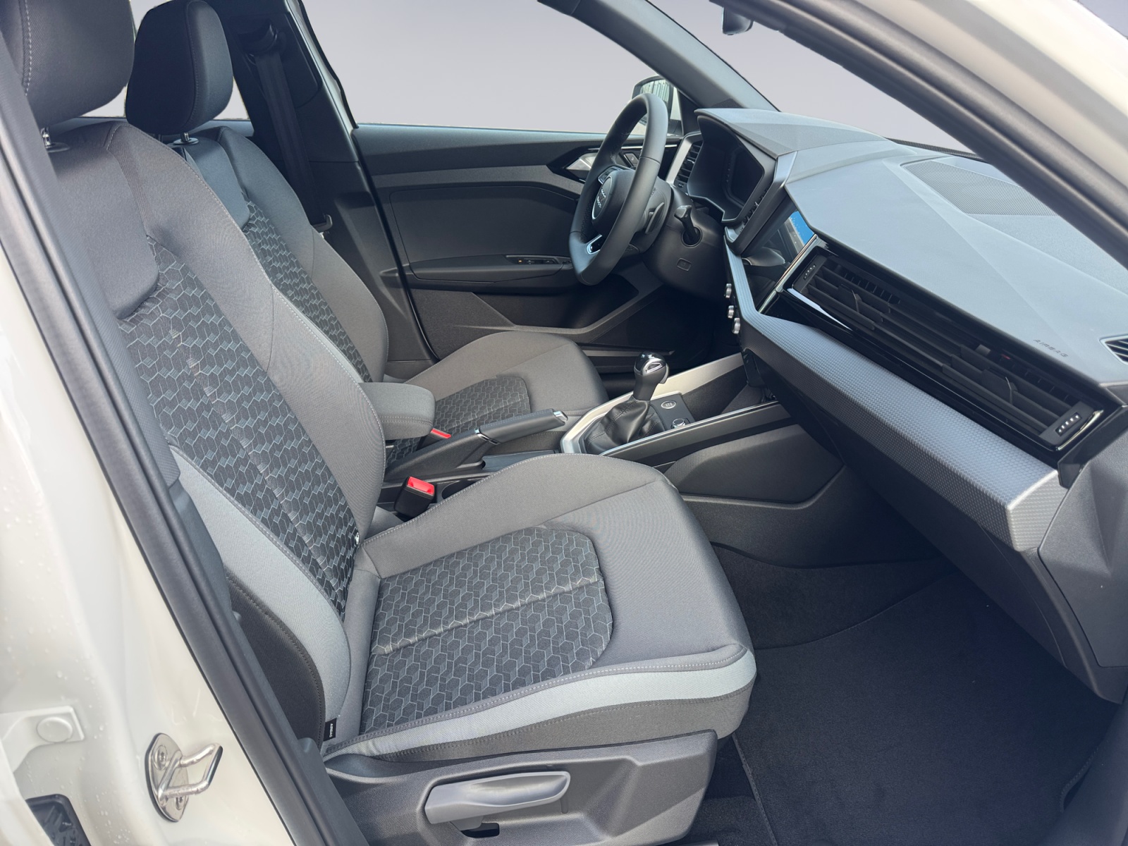 AUDI A1 Sportback 30 TFSI Attraction S-tronic-image-14