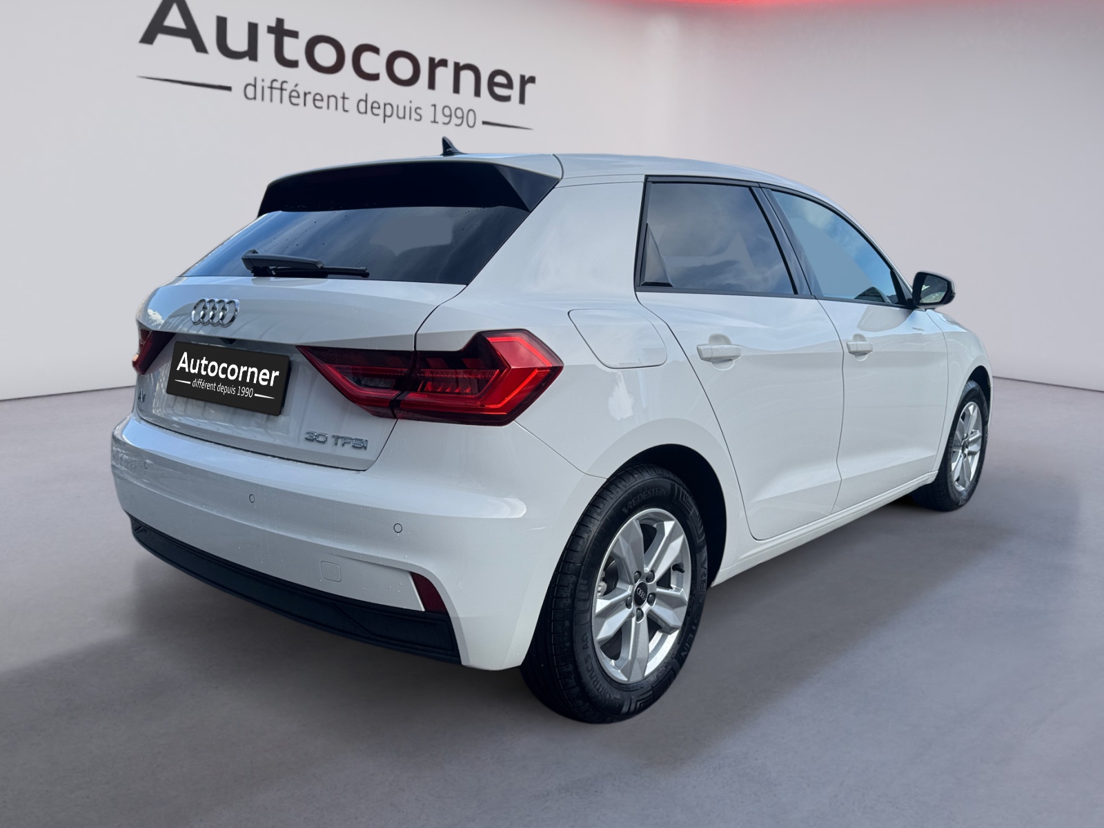 AUDI A1 Sportback 30 TFSI Attraction S-tronic-image-4