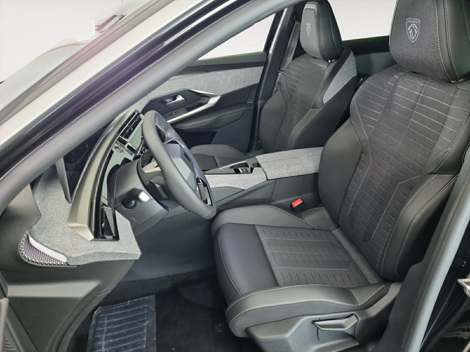 PEUGEOT 3008 145 Hybrid GT Automat-image-4