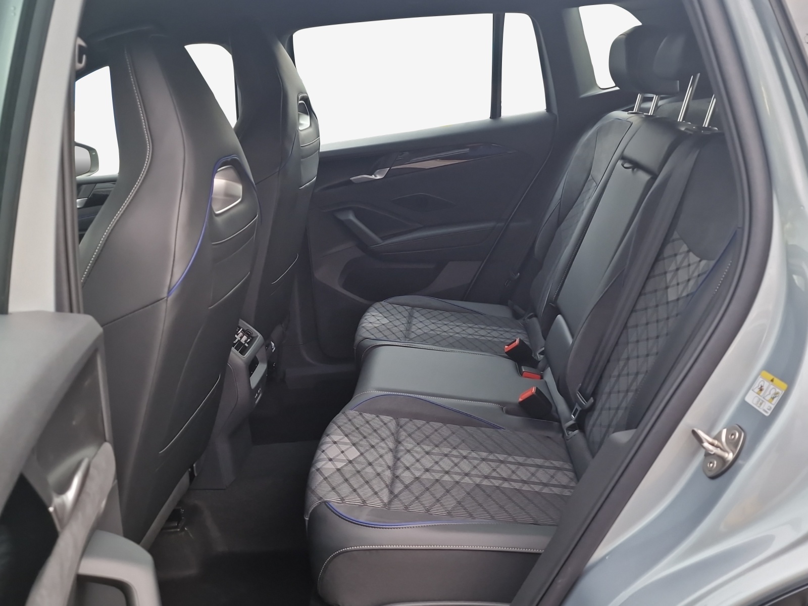 VW Tiguan 2.0 TSI DSG R-Line 4Motion-image-11