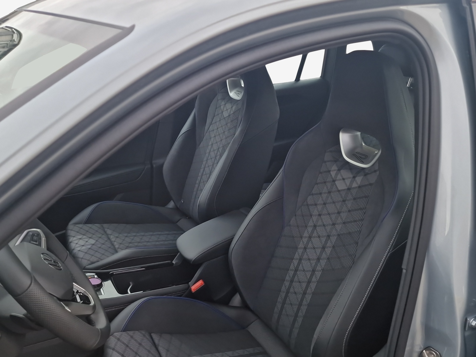 VW Tiguan 2.0 TSI DSG R-Line 4Motion-image-13