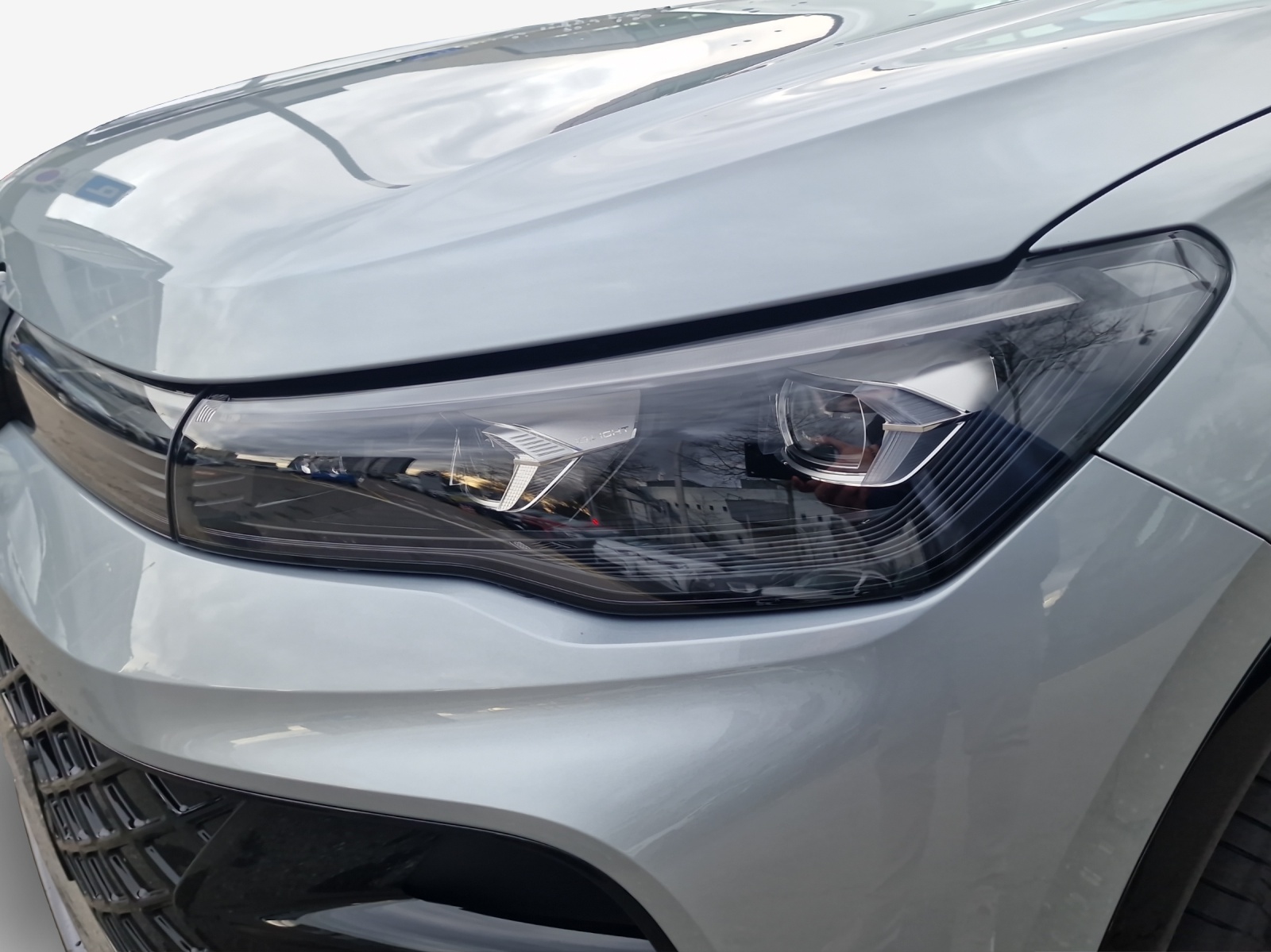 VW Tiguan 2.0 TSI DSG R-Line 4Motion-image-15