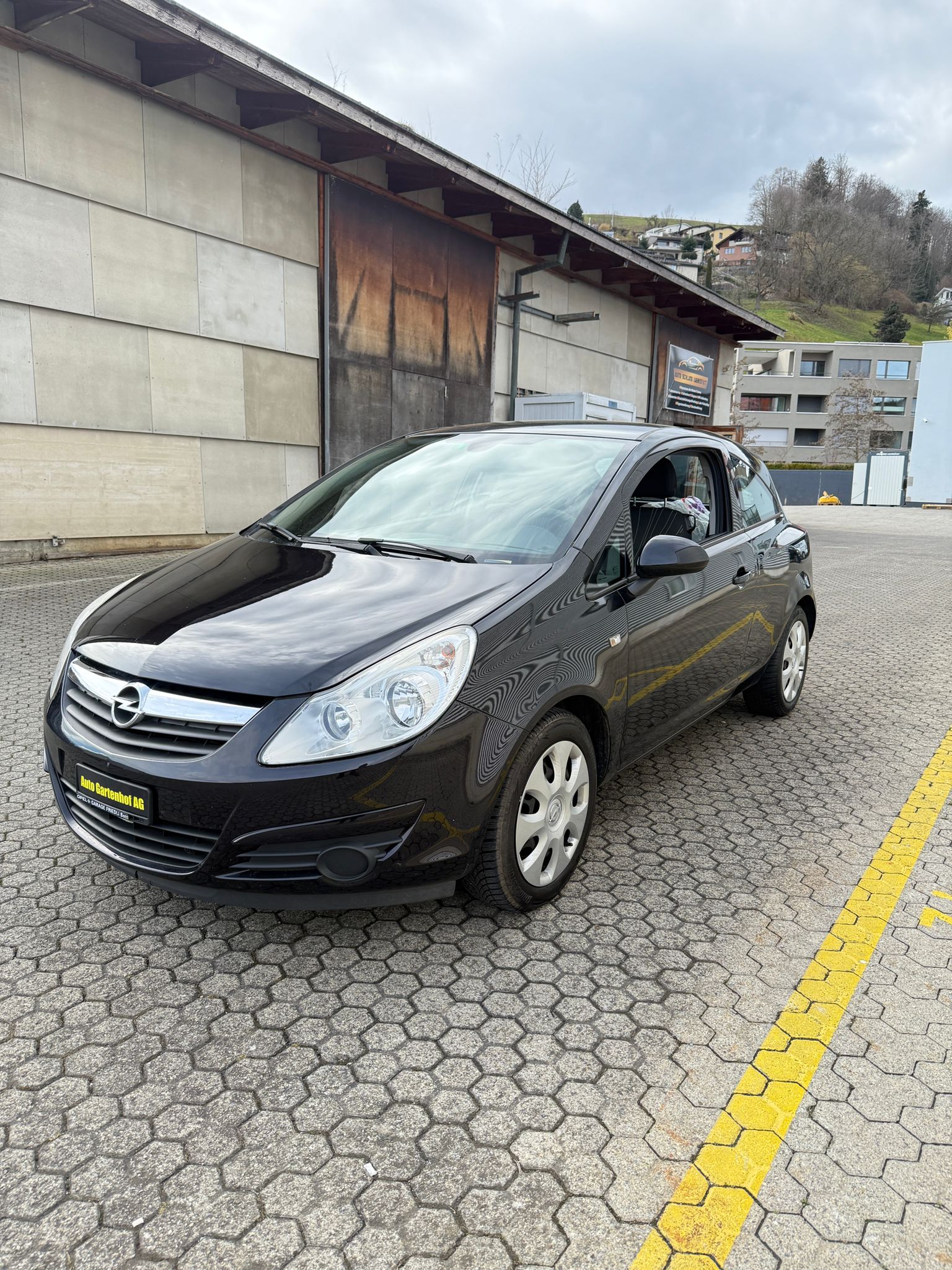 OPEL Corsa 1.4 TP Enjoy-image-0