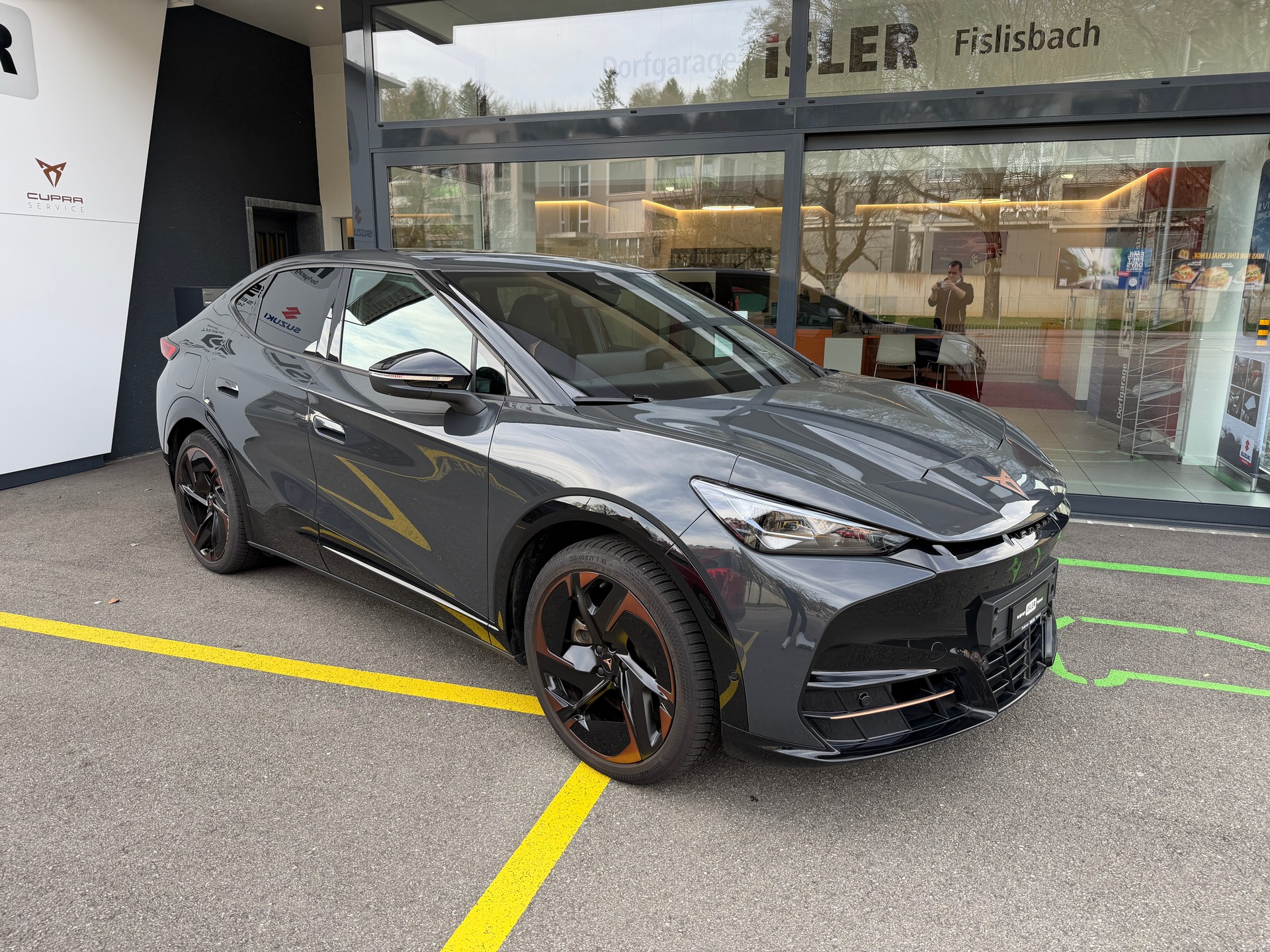CUPRA Tavascan Type 9 77 kWh Adrenaline-image-0