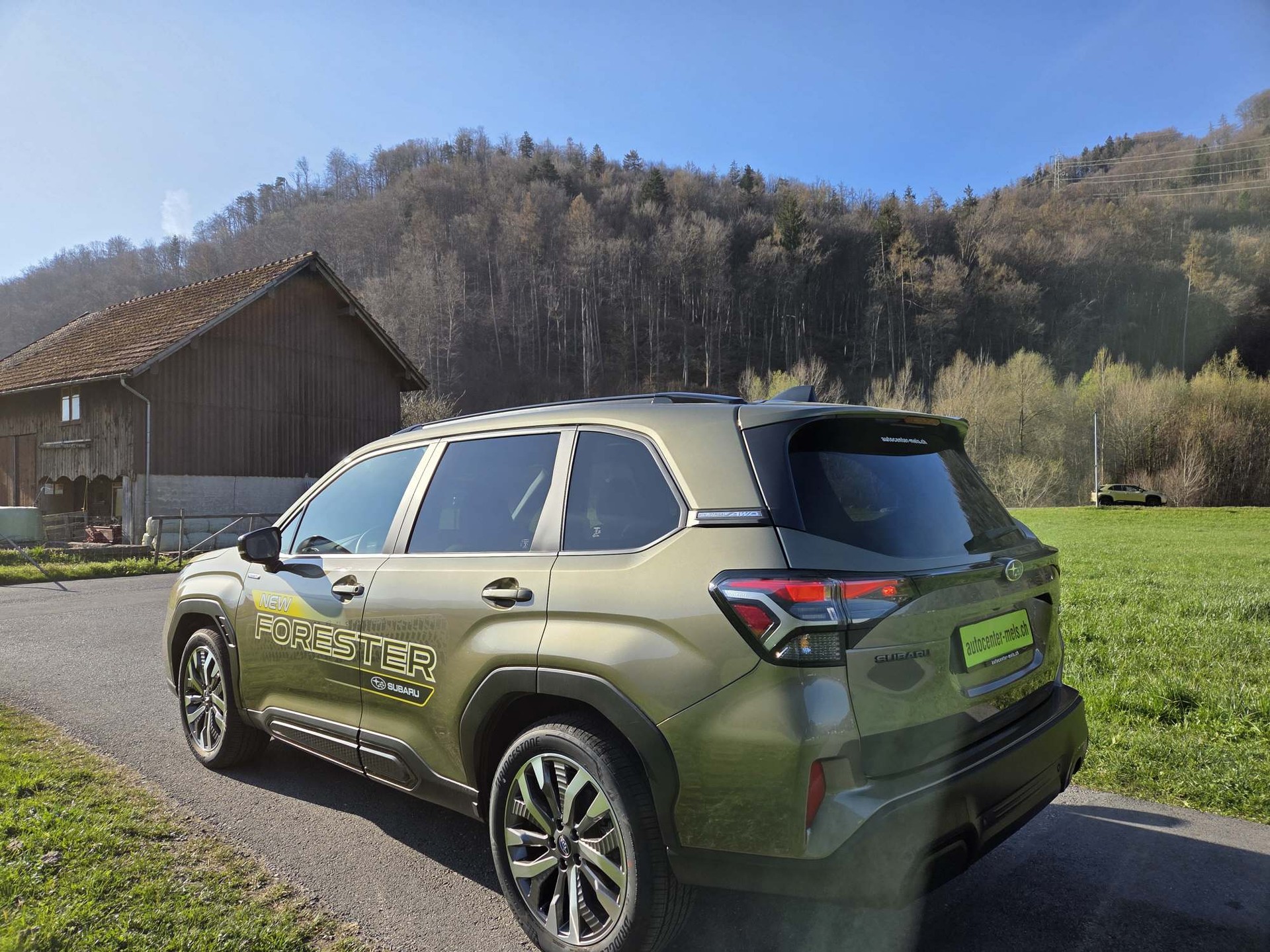 SUBARU Forester Station 2.0i e-Boxer Luxury-image-3
