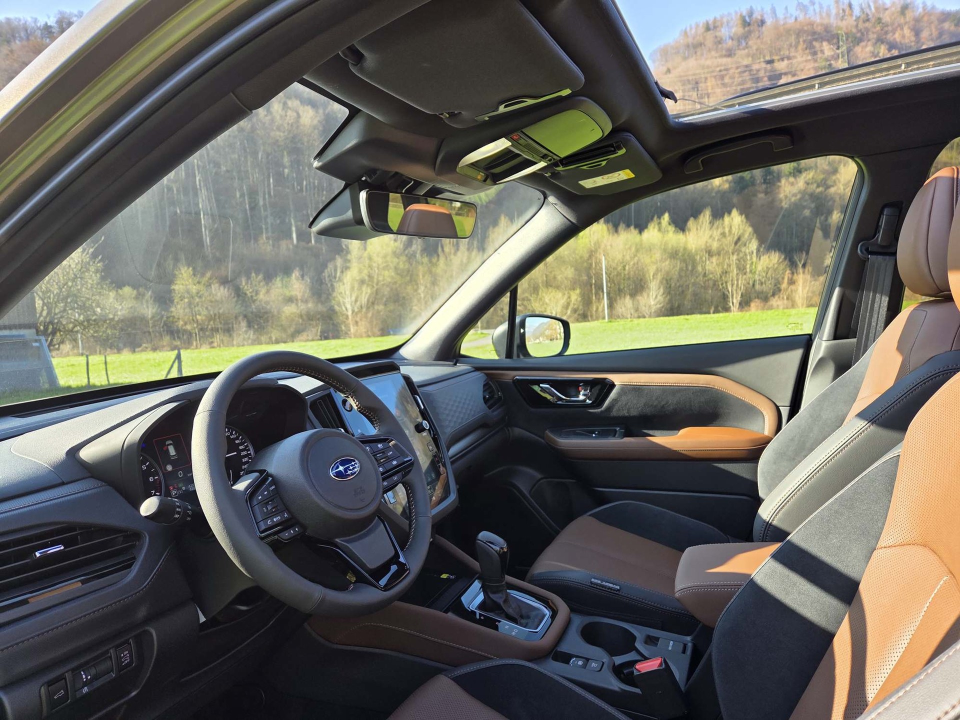 SUBARU Forester Station 2.0i e-Boxer Luxury-image-12