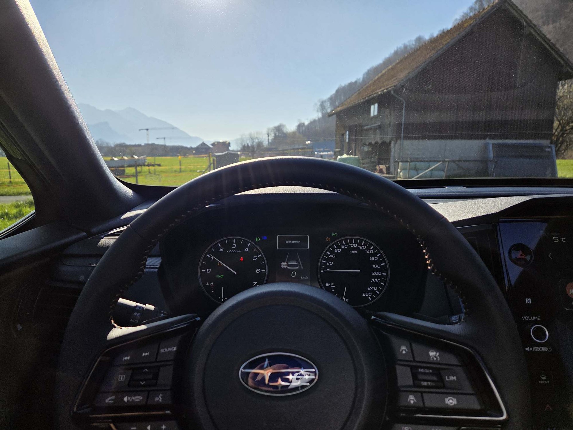 SUBARU Forester Station 2.0i e-Boxer Luxury-image-13